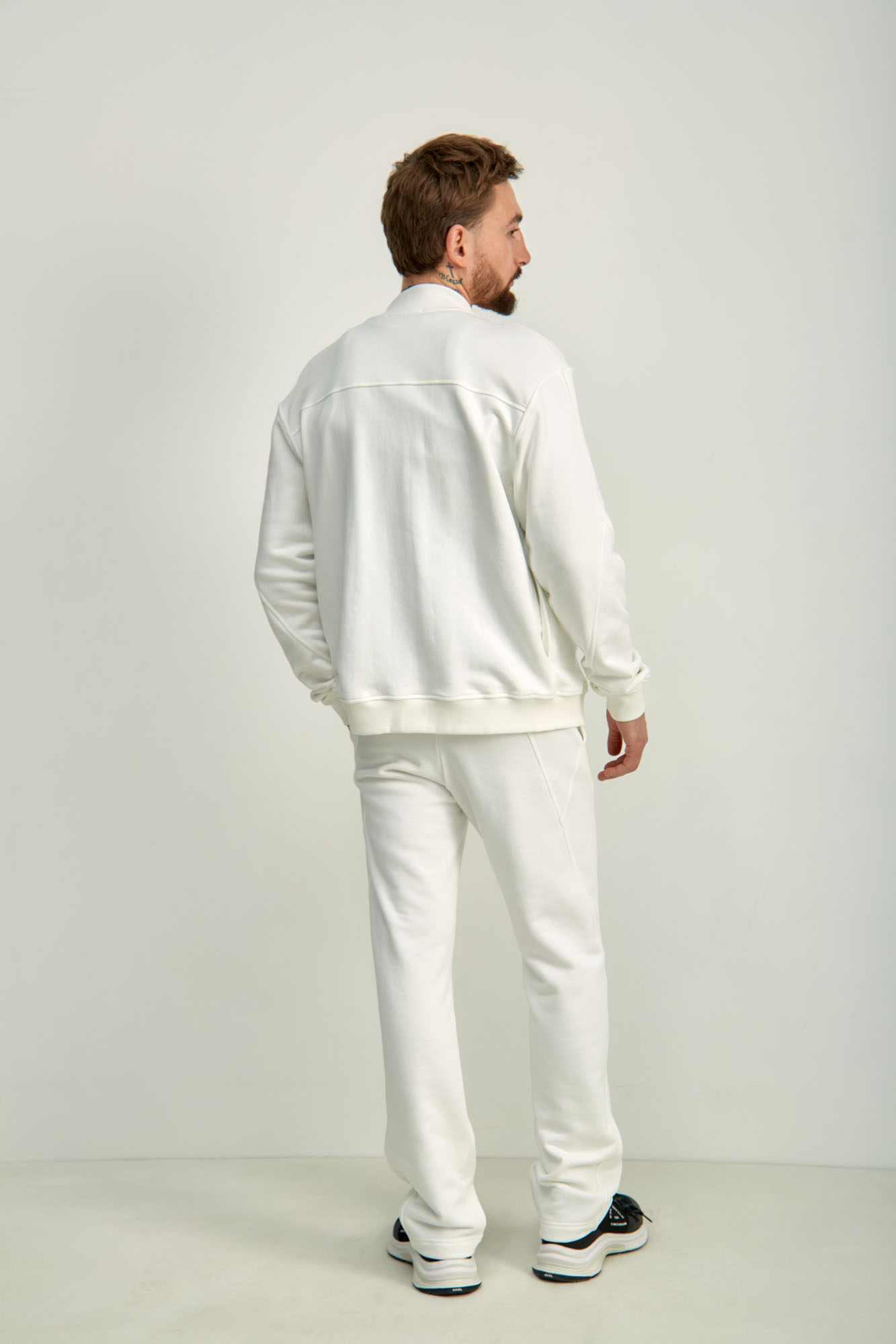 M-241-P-20-0085 Тректоп The Hills Белый