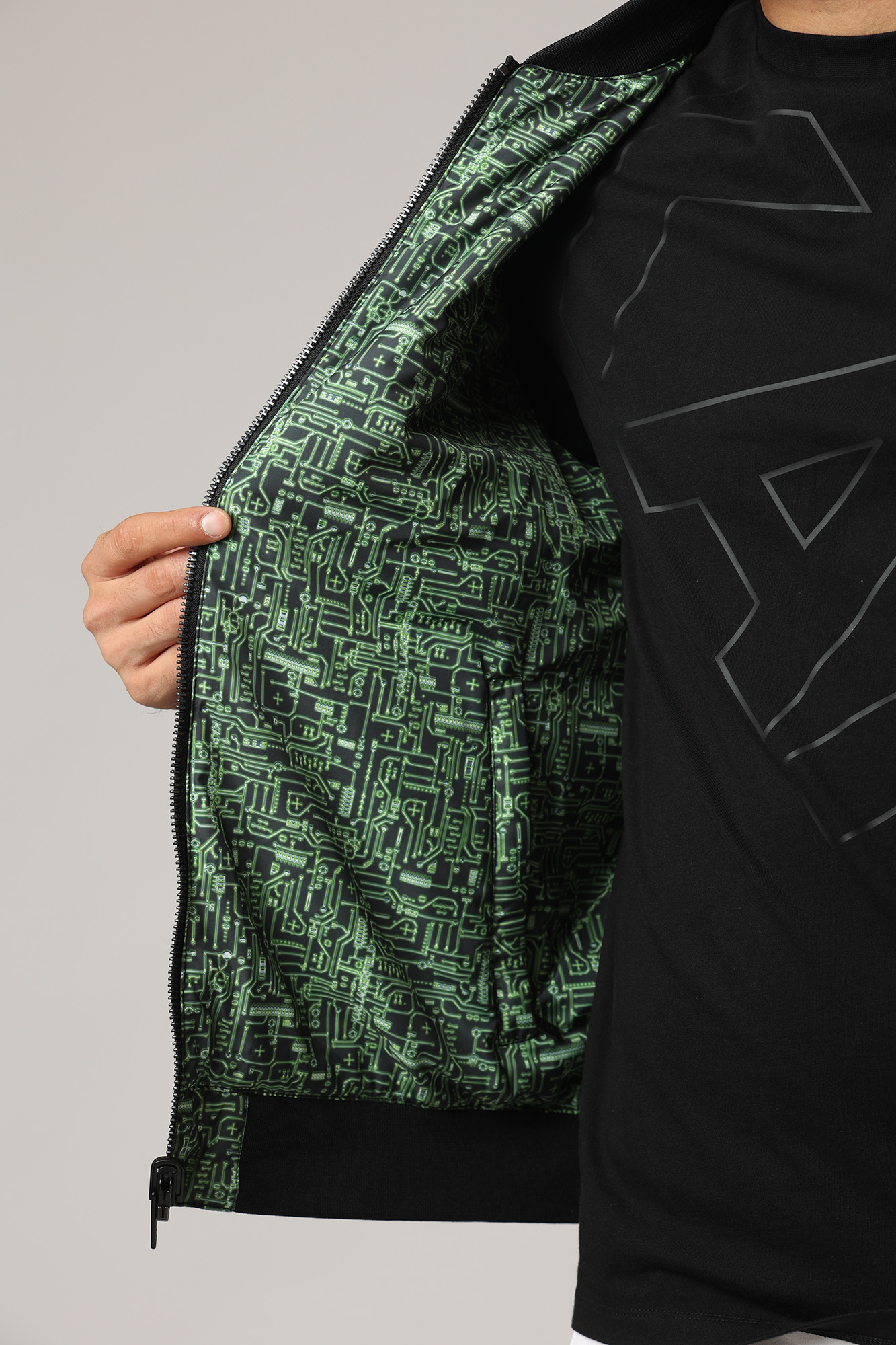 523512_505082 Куртка бомбер Karl Lagerfeld Черный