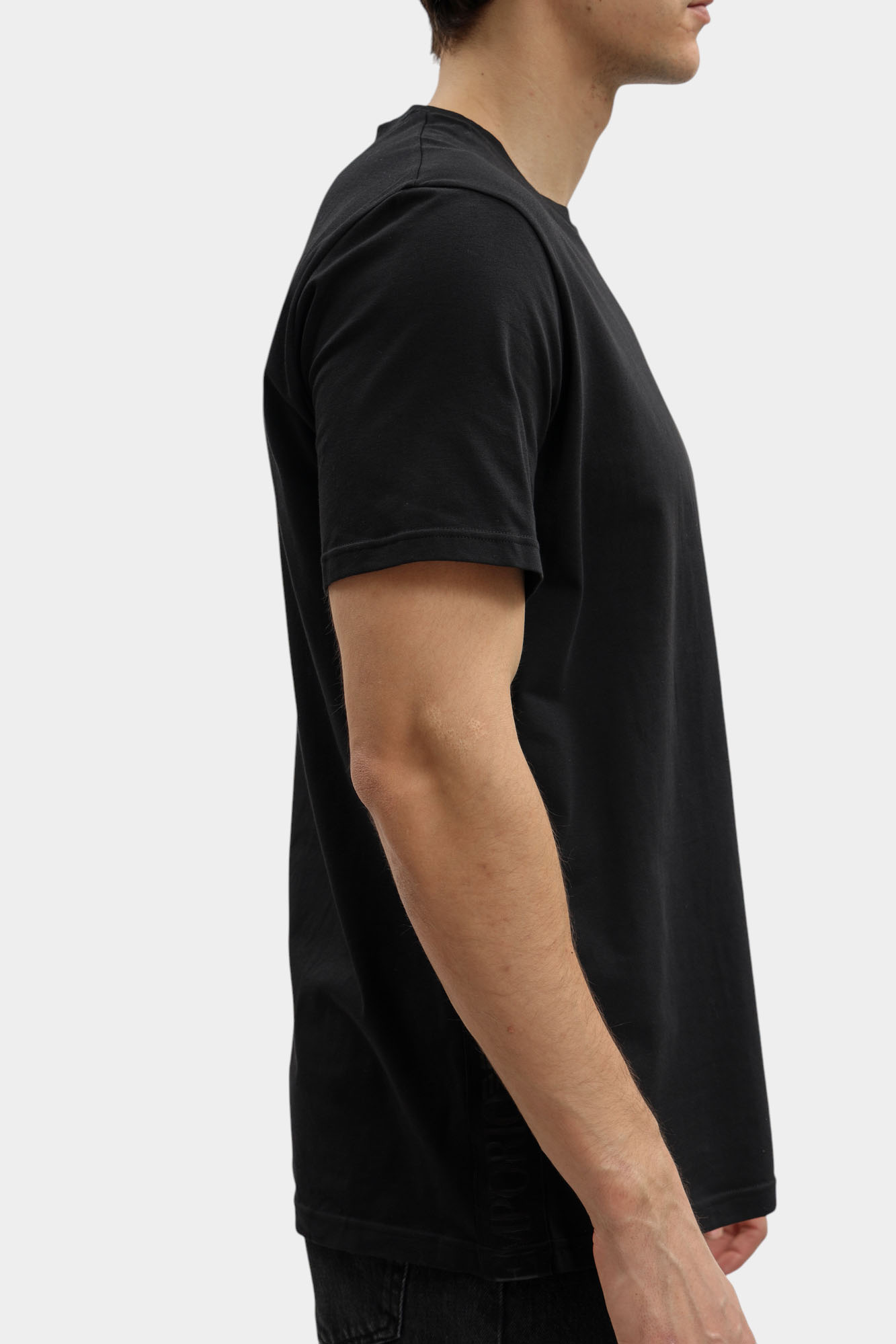 EM000377_AF15374 Футболка Emporio Armani Черный