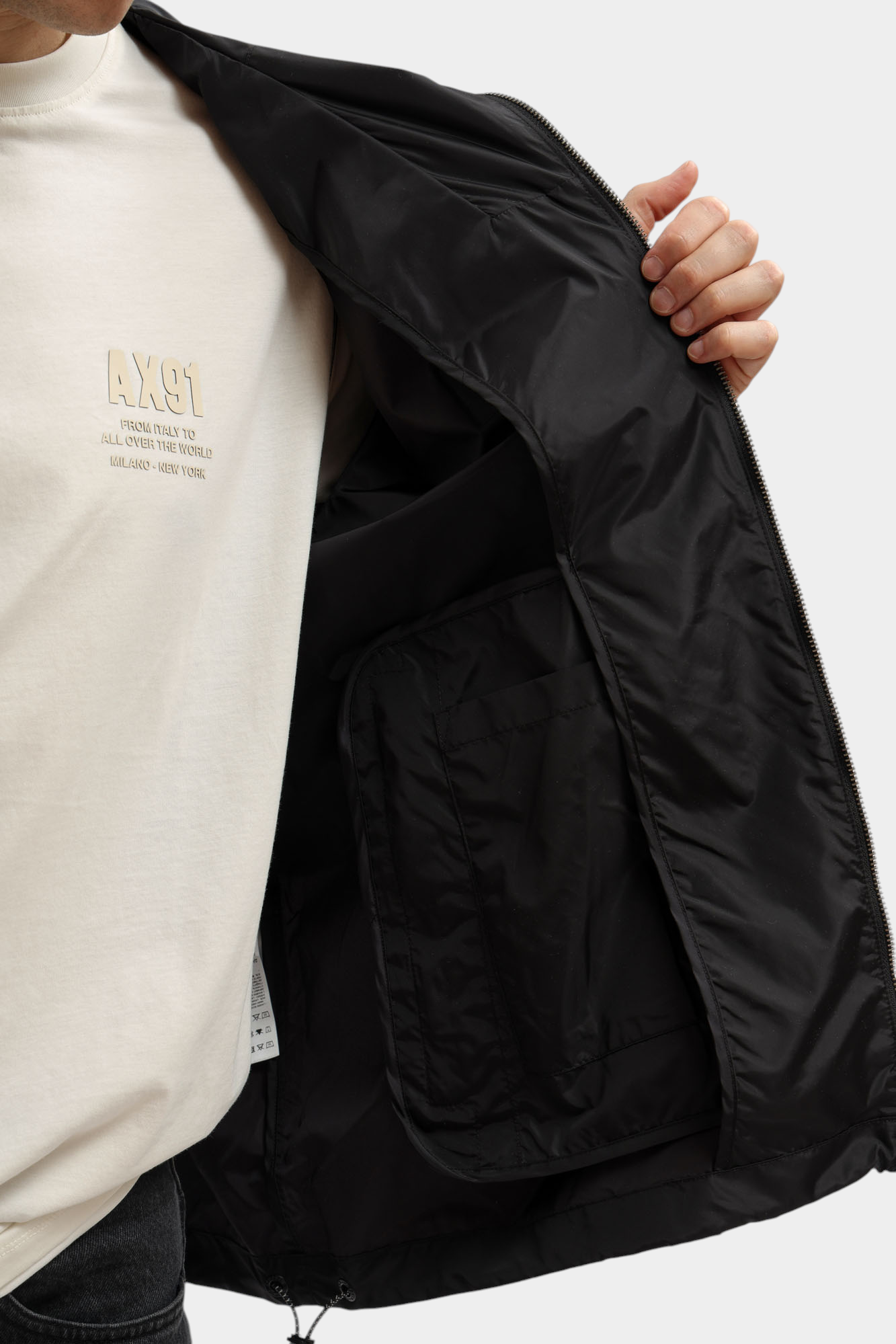 Ветровка Armani Exchange Черный