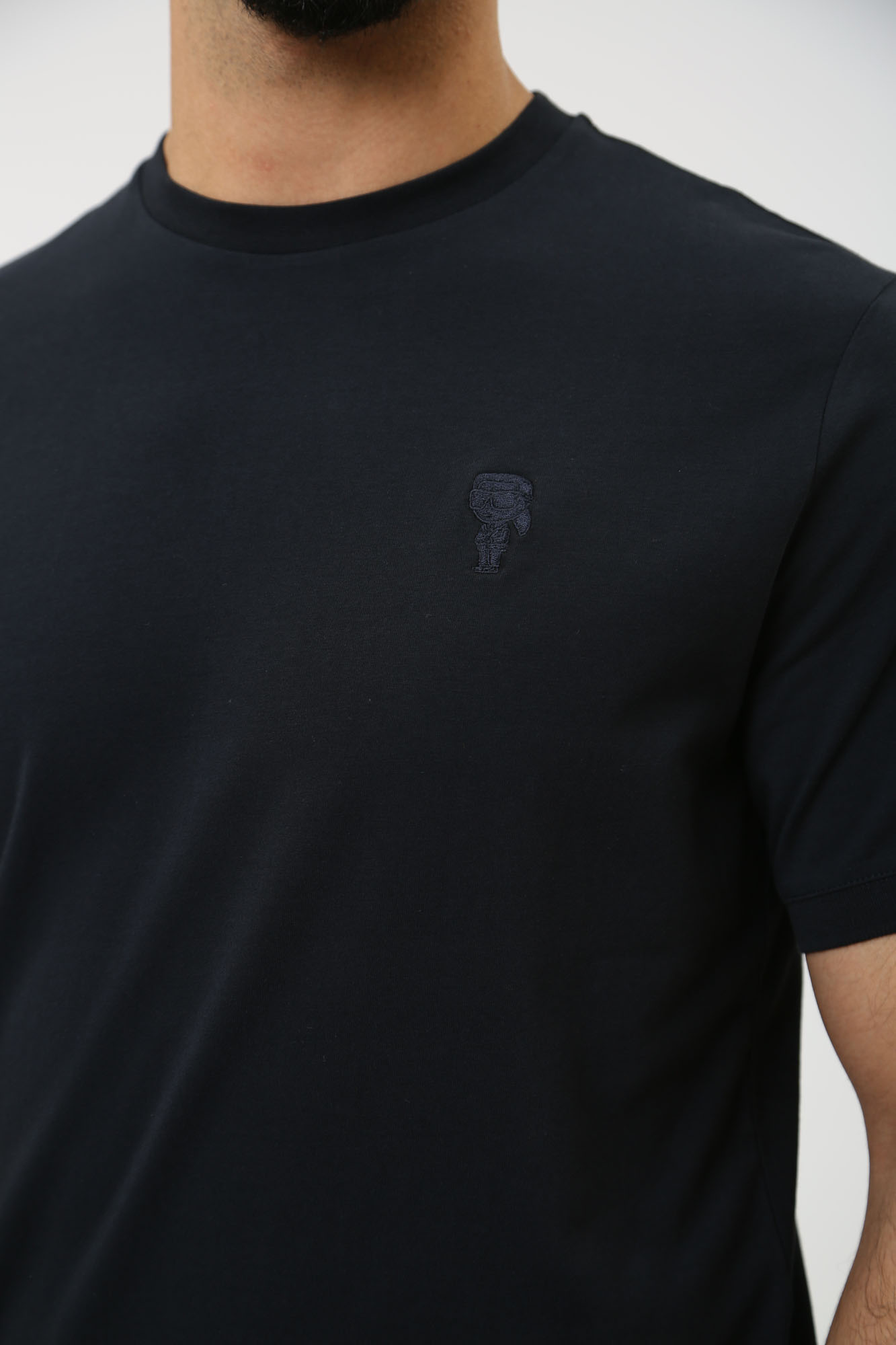 542221_755055 Футболка Karl Lagerfeld Черный