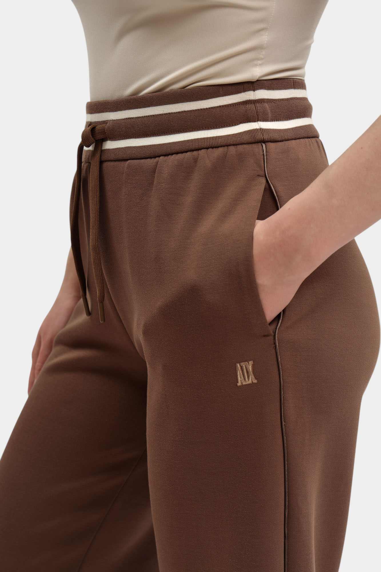 XW002073_AF10804 брюки armani exchange