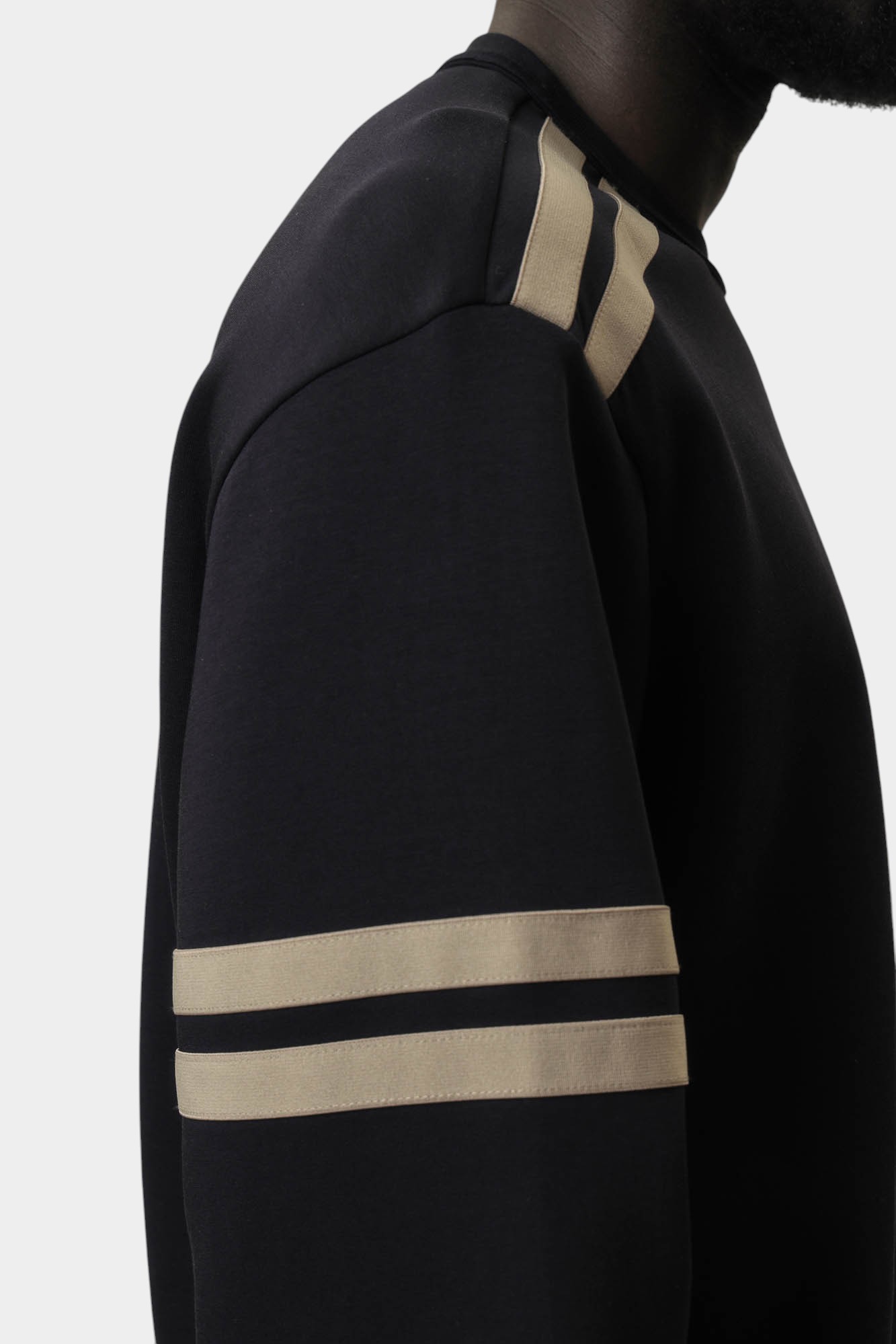 XM000481_AF10818 Свитшот Armani Exchange Черный