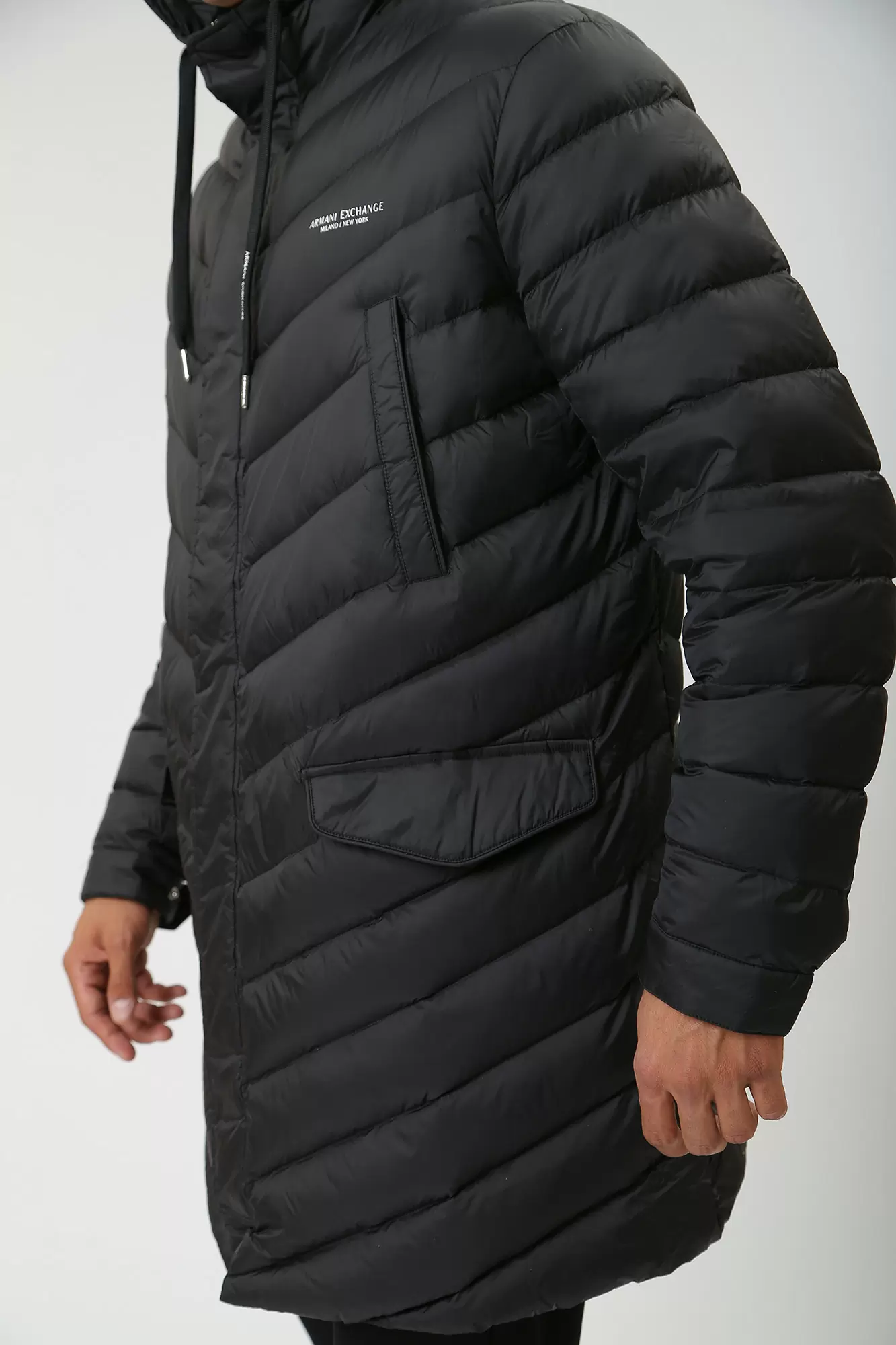 8NZL20_ZNW3Z Пальто пуховое Armani Exchange Черный