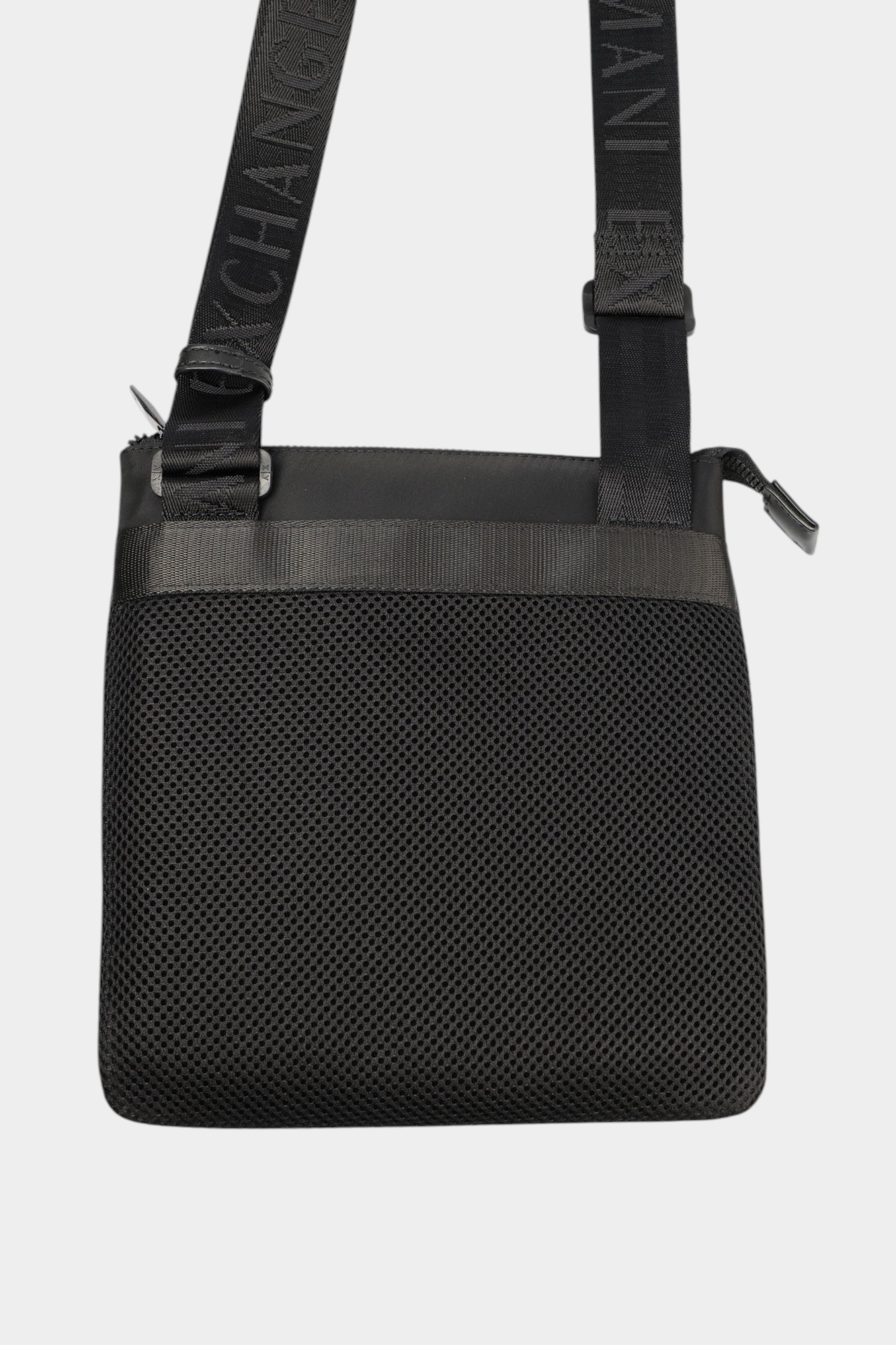 XM001653_AF17304 Сумка Armani Exchange Черный