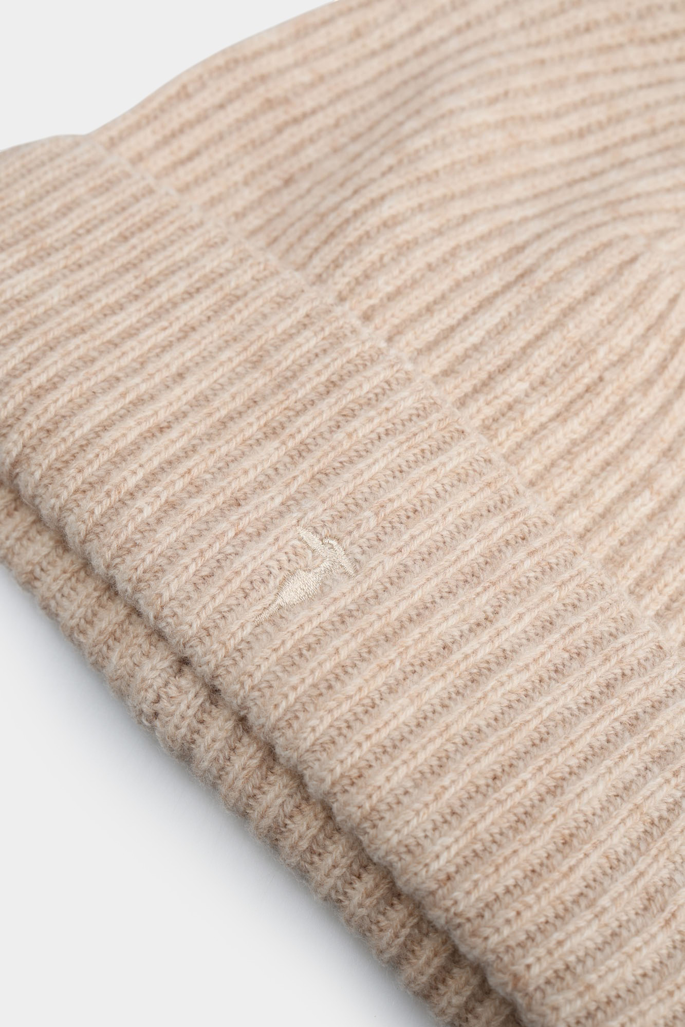 E601C000001N-XHK01K99-21JA Шапка Trussardi Бежевый