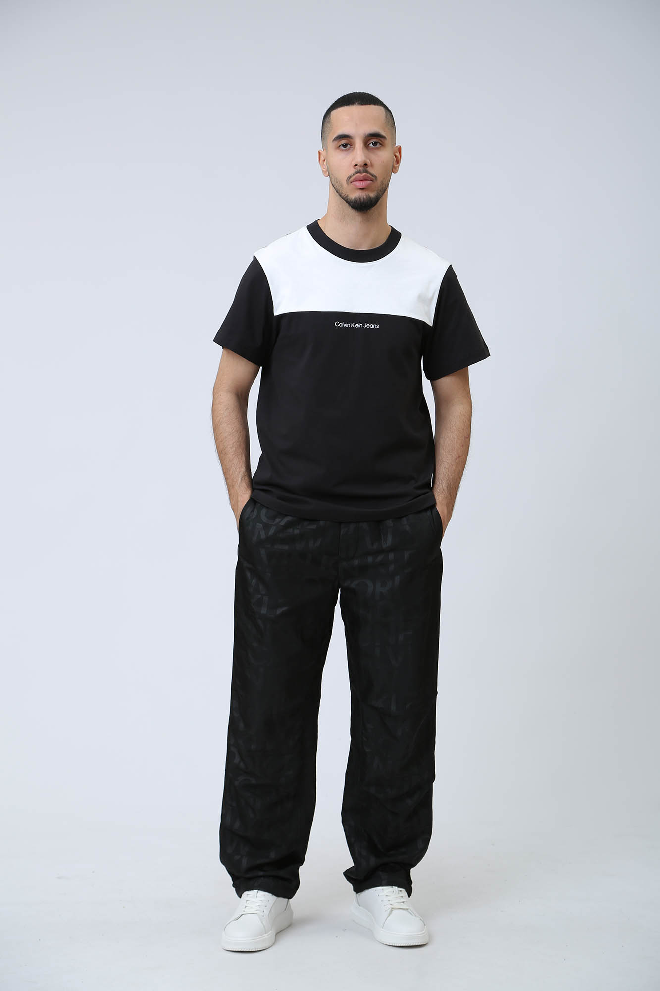 J30J324675 Футболка Calvin Klein Jeans Черный