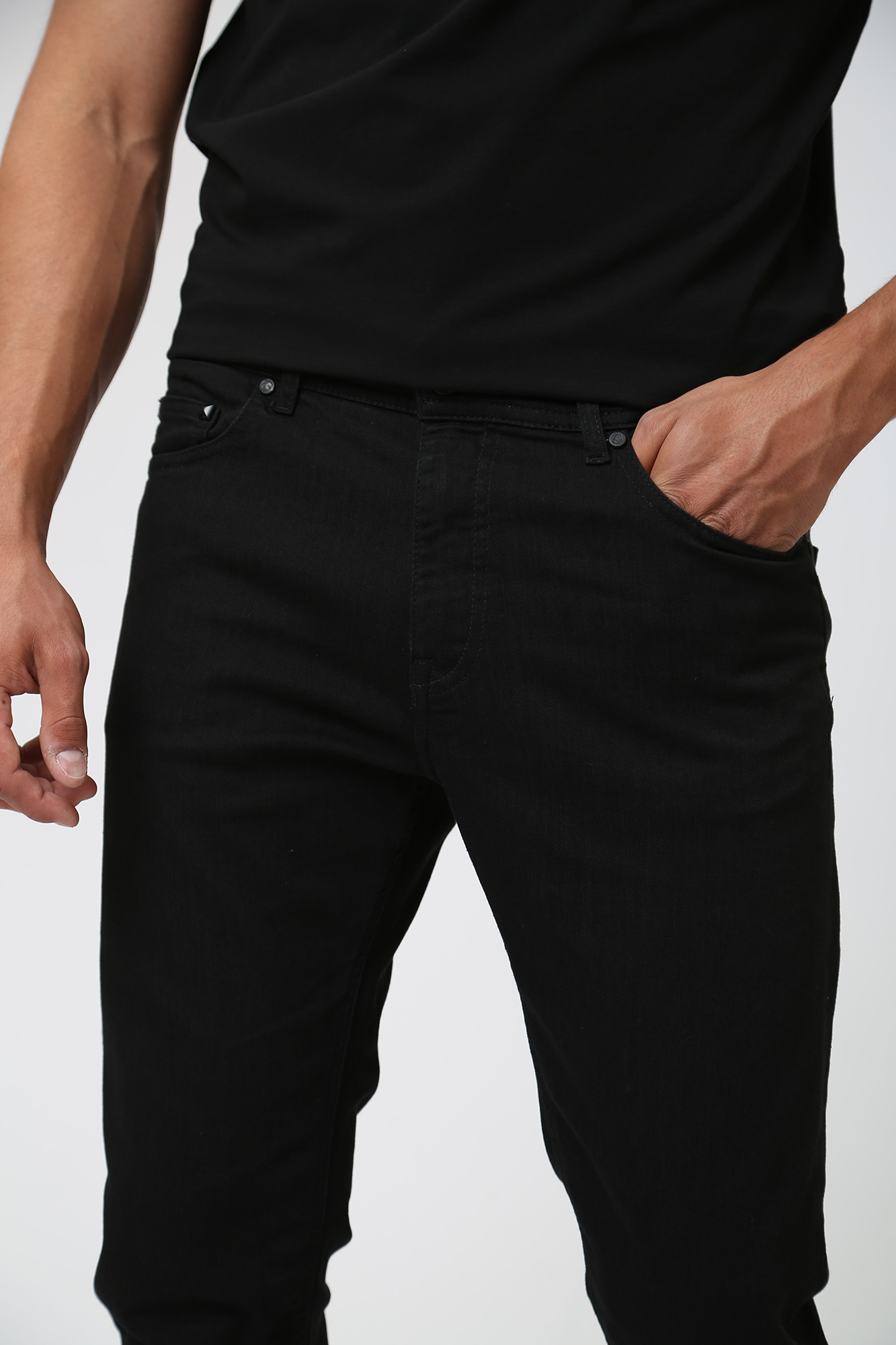 533831_265840 Брюки джинсовые Karl Lagerfeld Черный