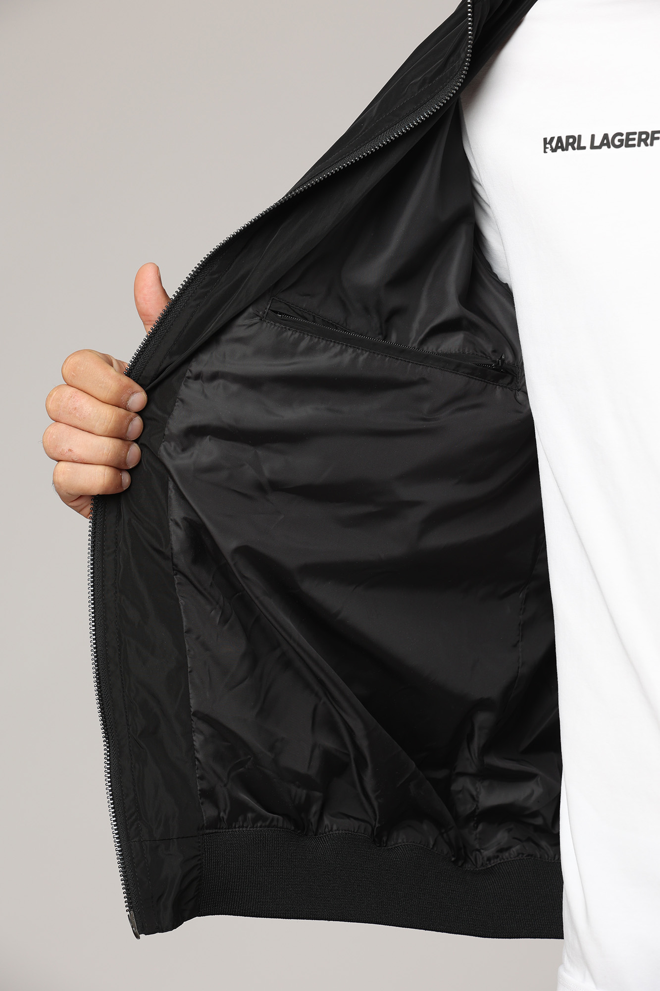 523501_505081 Ветровка Karl Lagerfeld Черный