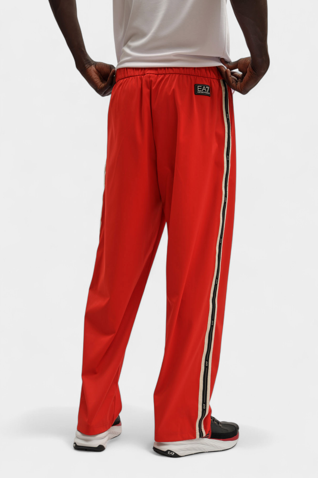 7M000960_AF17160 Брюки спортивные EA7 Красный