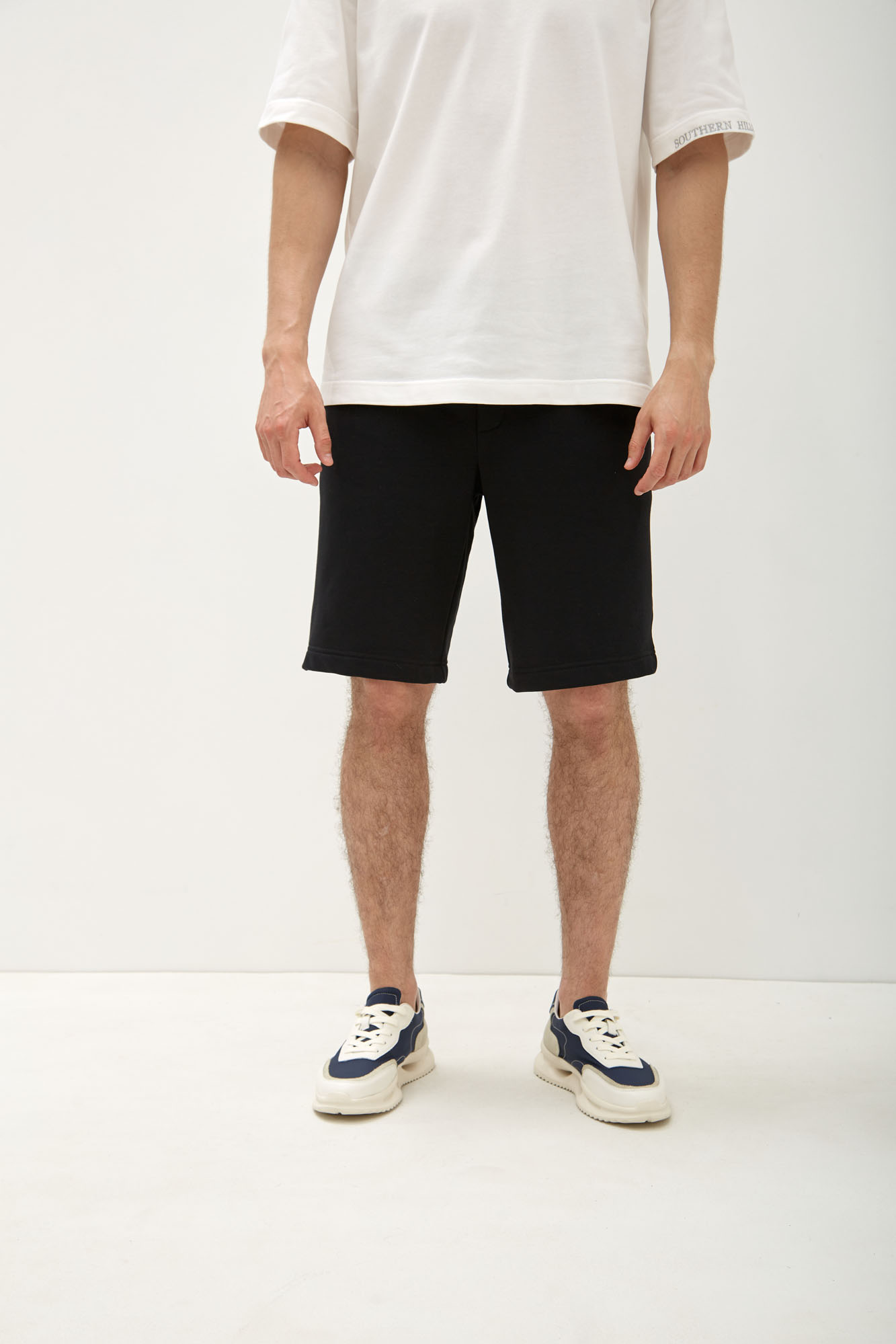 M-241-P-20-0087 Шорты The Hills Черный