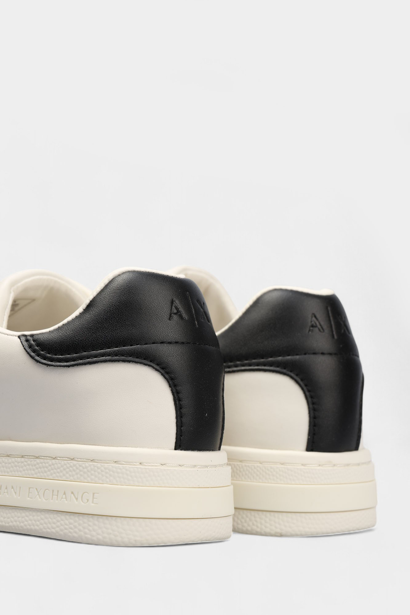 XM000141_AF11912 Кроссовки Armani Exchange Белый