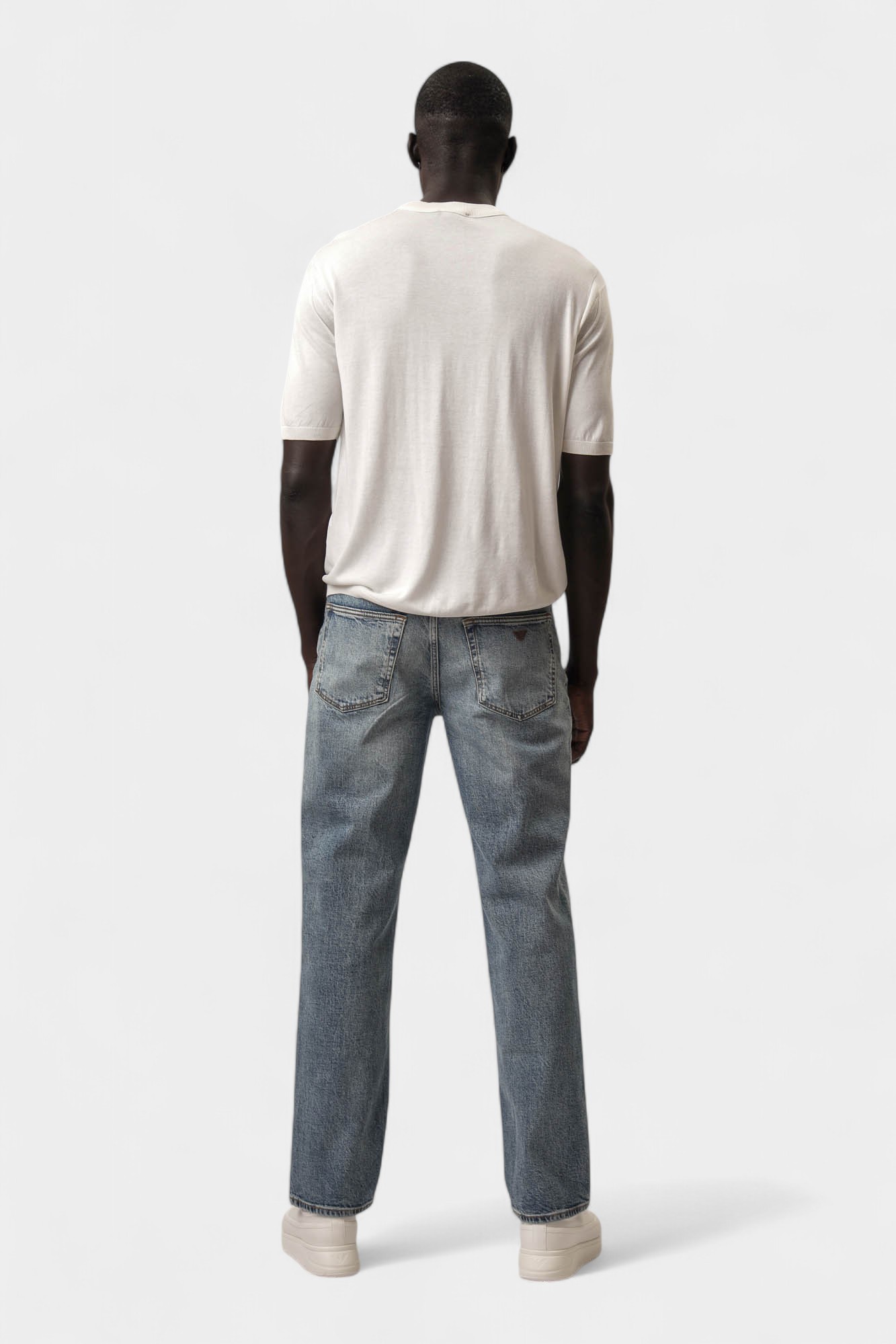 EM000672_AF13907 Футболка Emporio Armani Белый