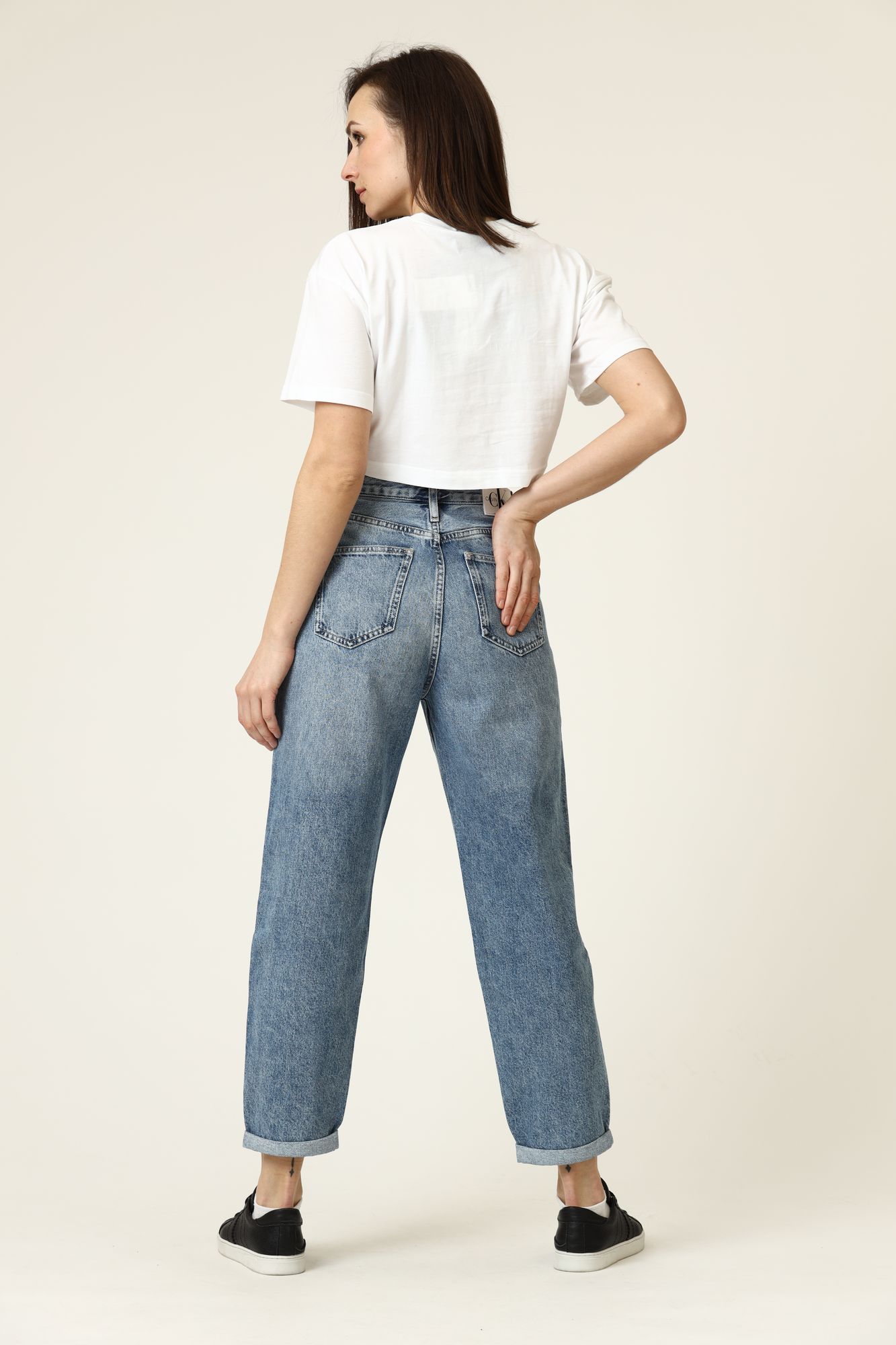 J20J215612 футболка кроп-топ calvin klein jeans calvin klein jeans 