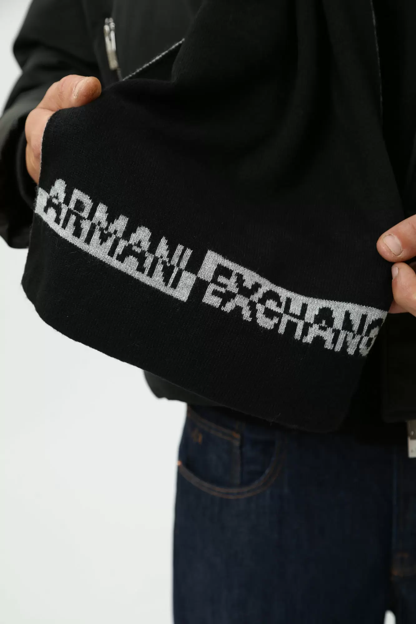 XM000337_AF12274_FC027 Набор (шапка+шарф) Armani Exchange Черный