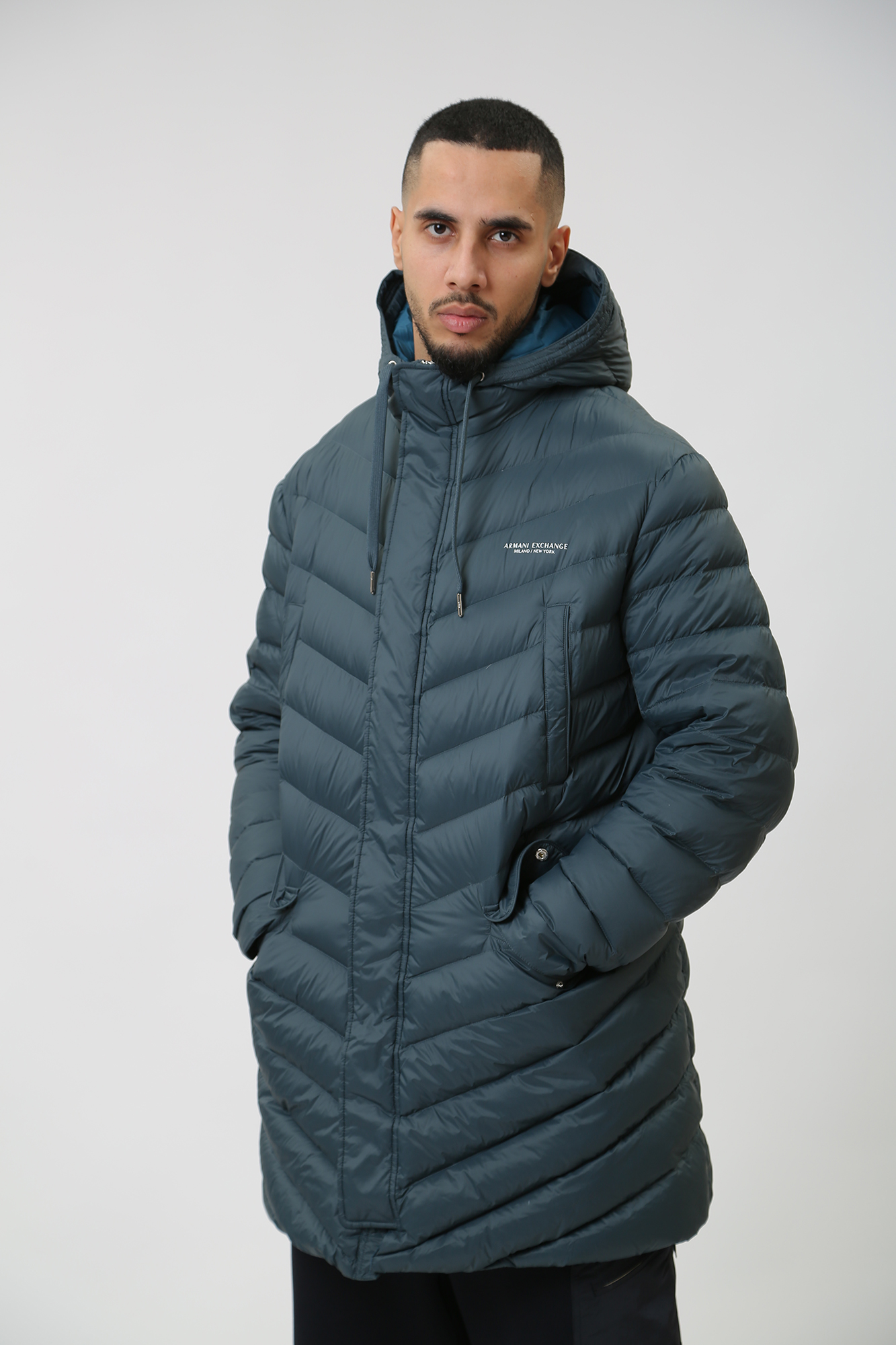 8NZL20_ZNW3Z Пальто пуховое Armani Exchange Черный