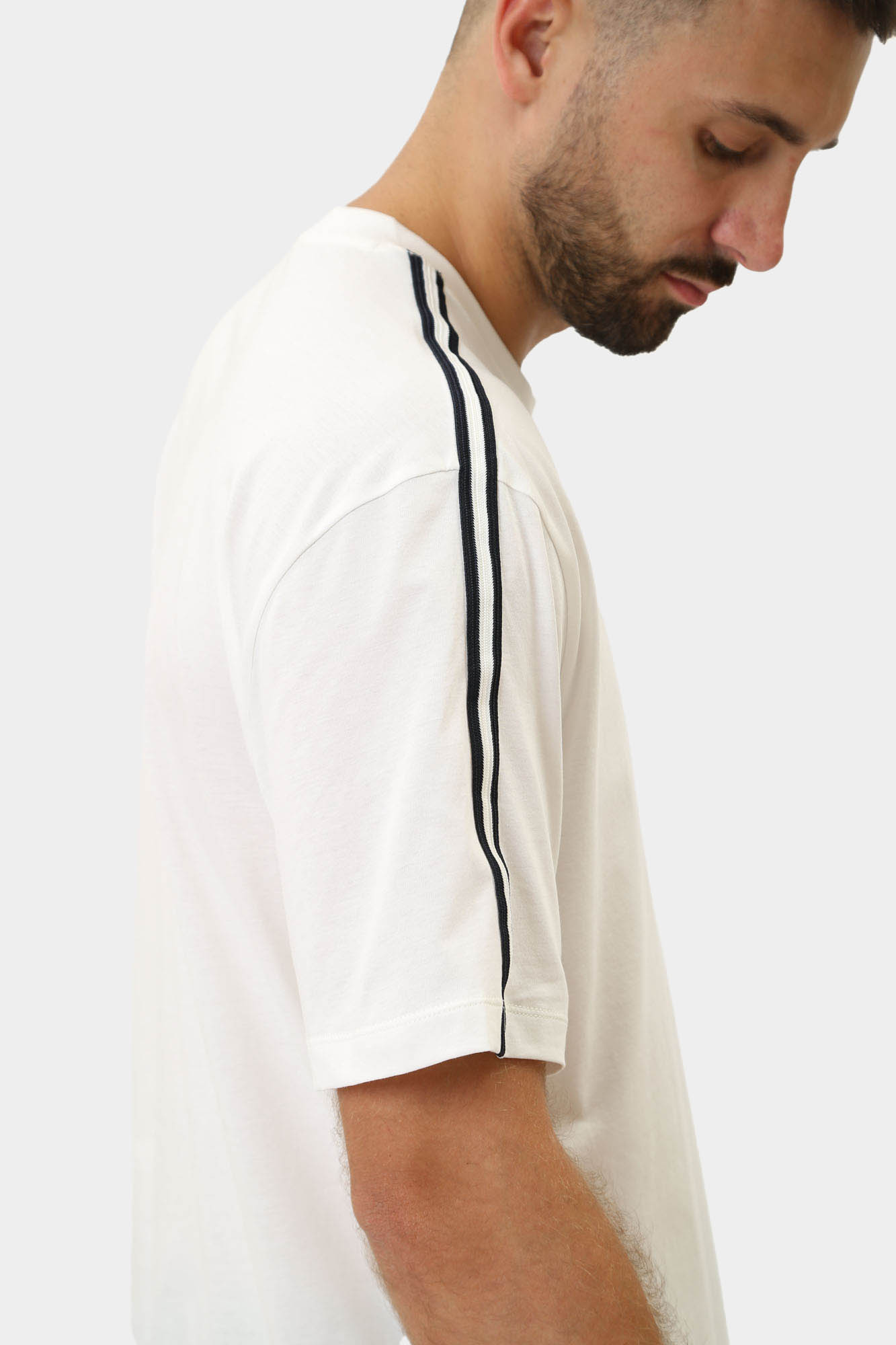 8NZTSG_ZJ9AZ Футболка Armani Exchange Белый