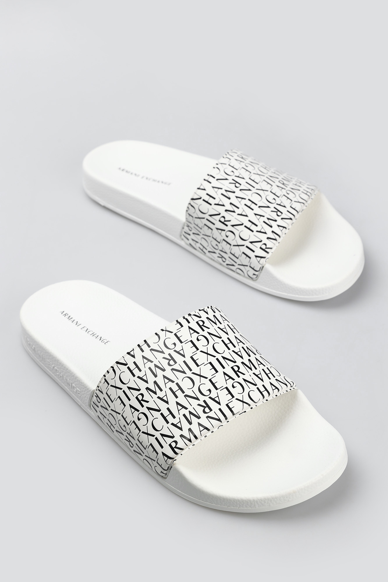 XUP004_XV679 Шлепанцы Armani Exchange Белый