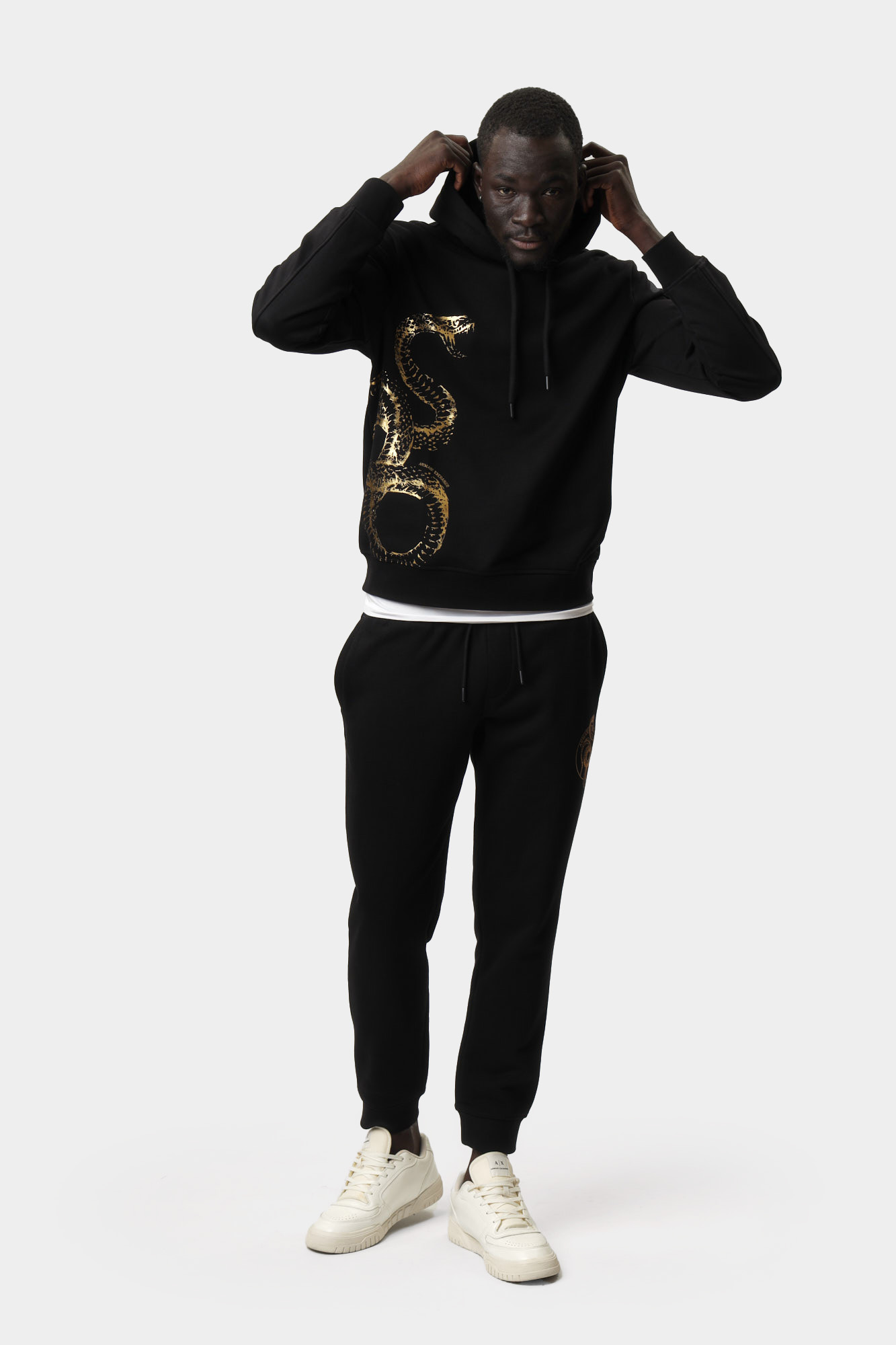 XM000217_AF10830 Худи Armani Exchange Черный