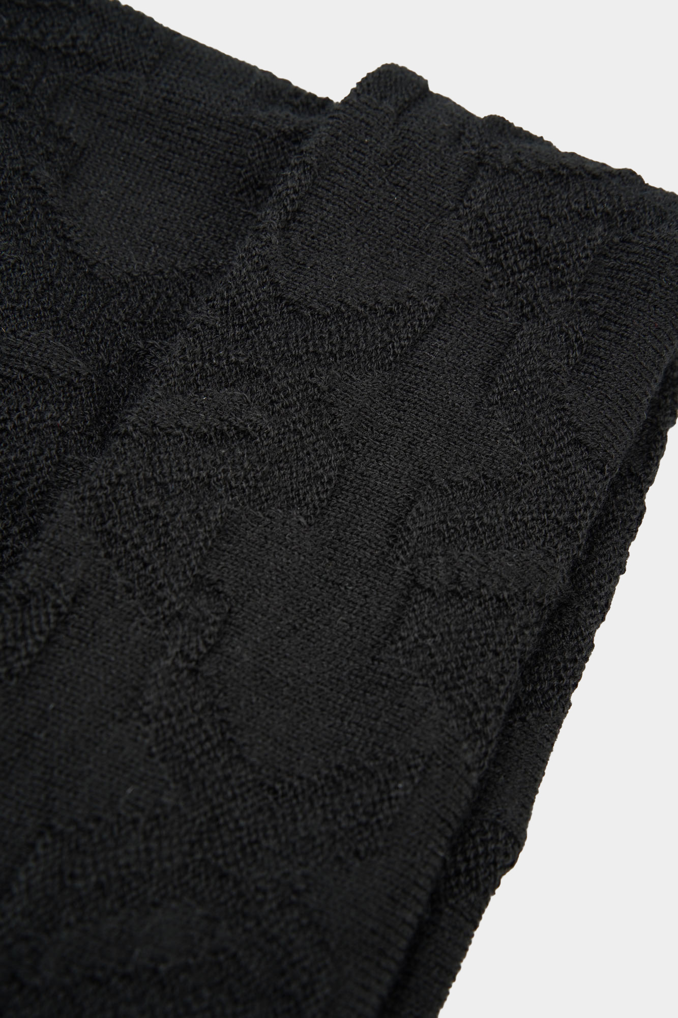 954661_4F301 Шапка Armani Exchange Черный