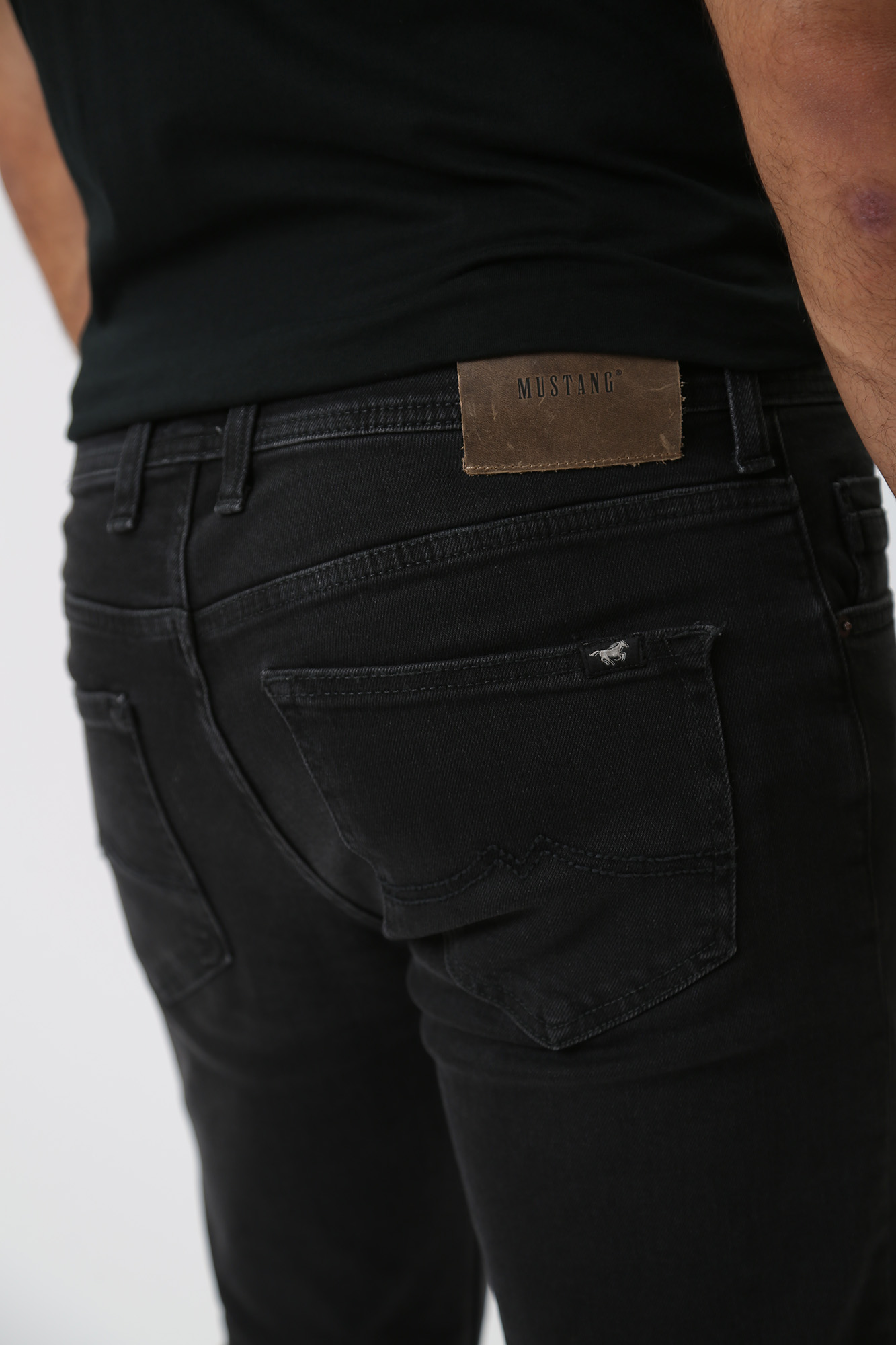 1014256-4000 Брюки джинсовые Mustang Черный