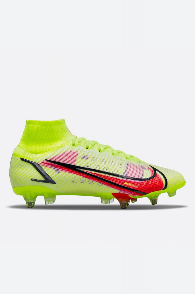 Футбольные бутсы Nike