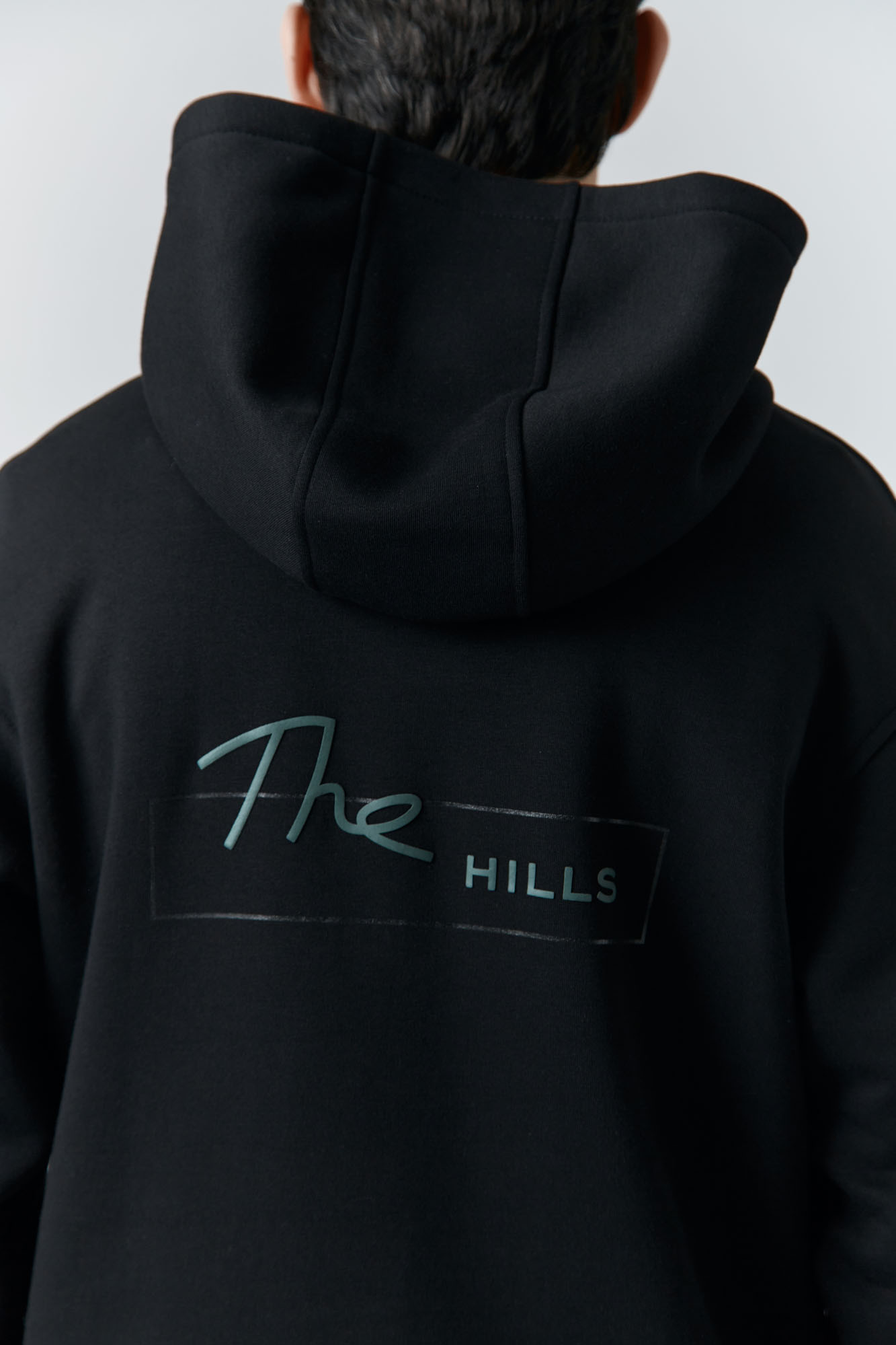 M-242-P-43-0038 Худи The Hills Черный