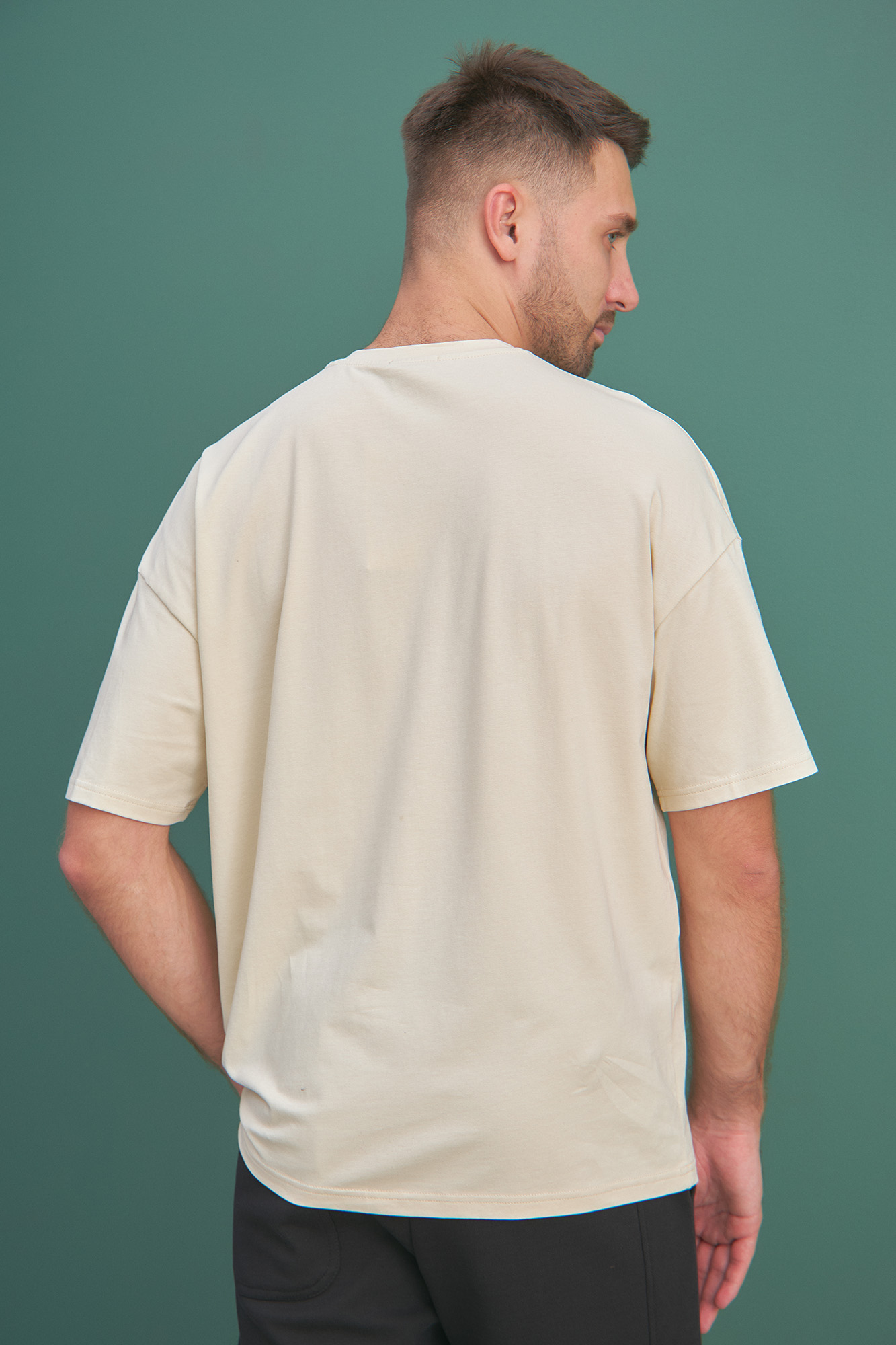 M-232-P-22-0057 Футболка The Hills Молочный