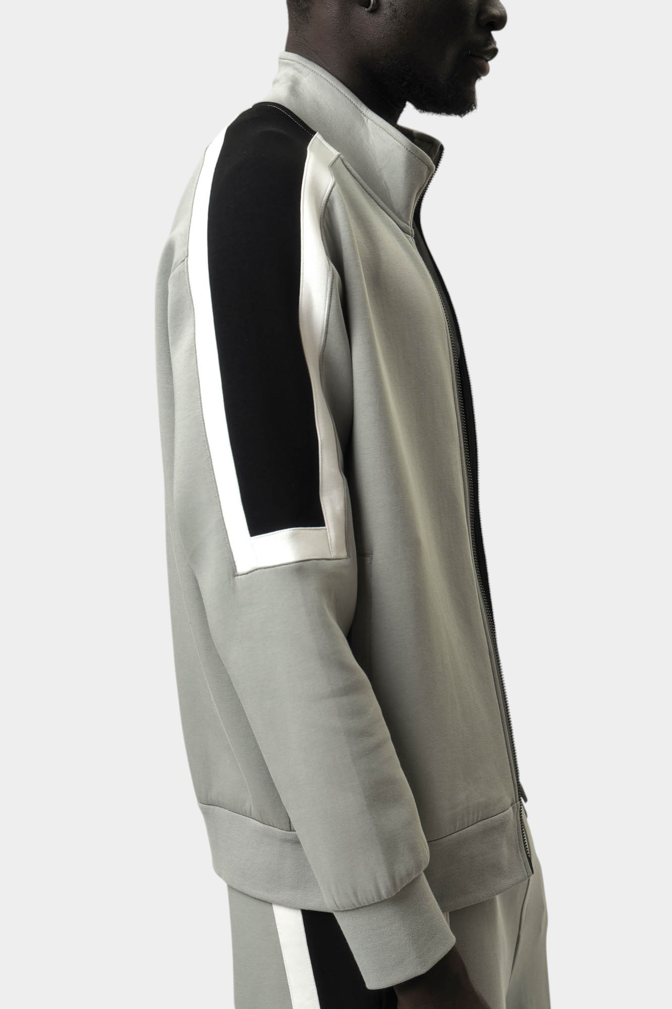 XM000520_AF13047 Толстовка Armani Exchange 