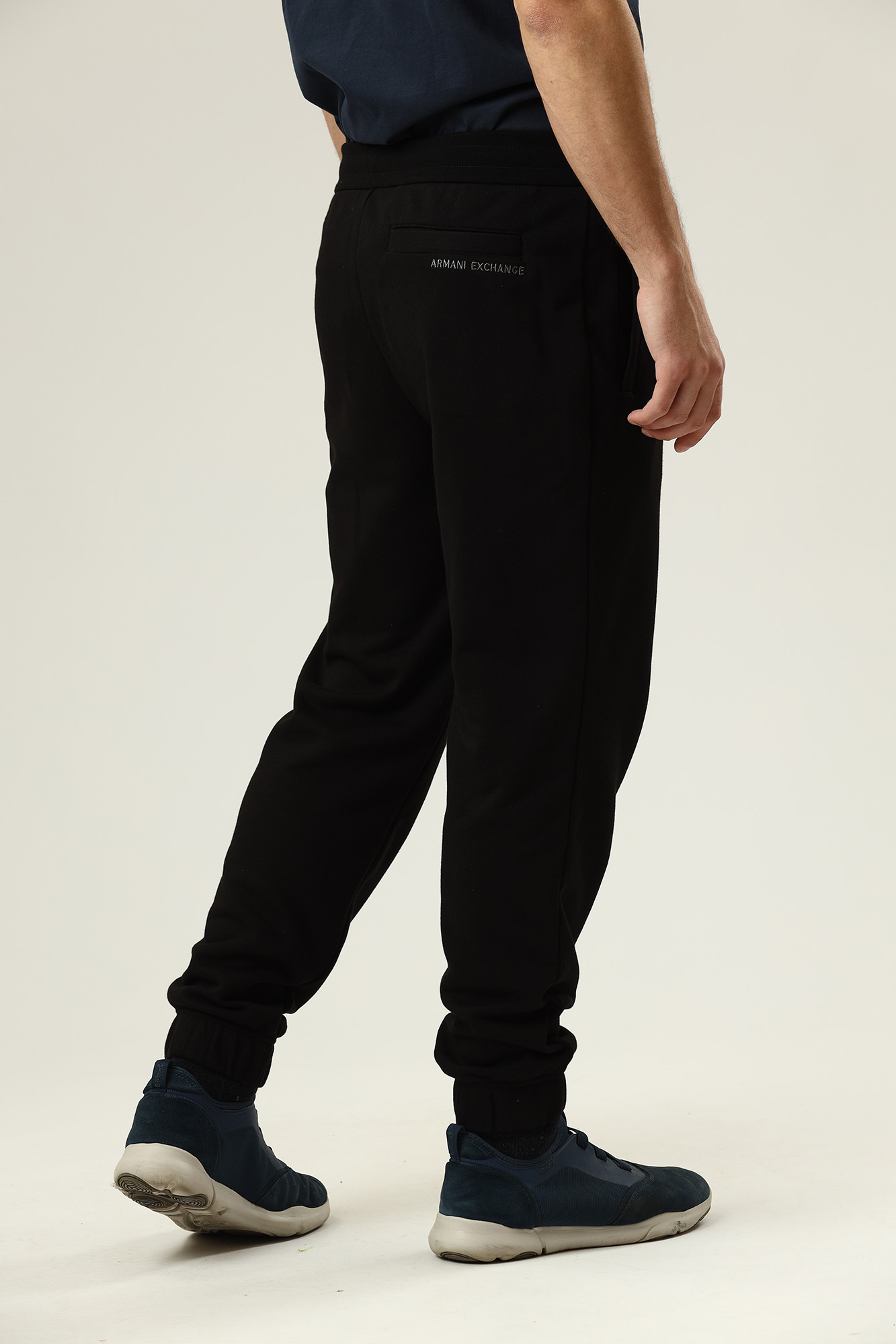 6KZPFU_ZJ2RZ Брюки спортивные джоггеры Armani Exchange Черный