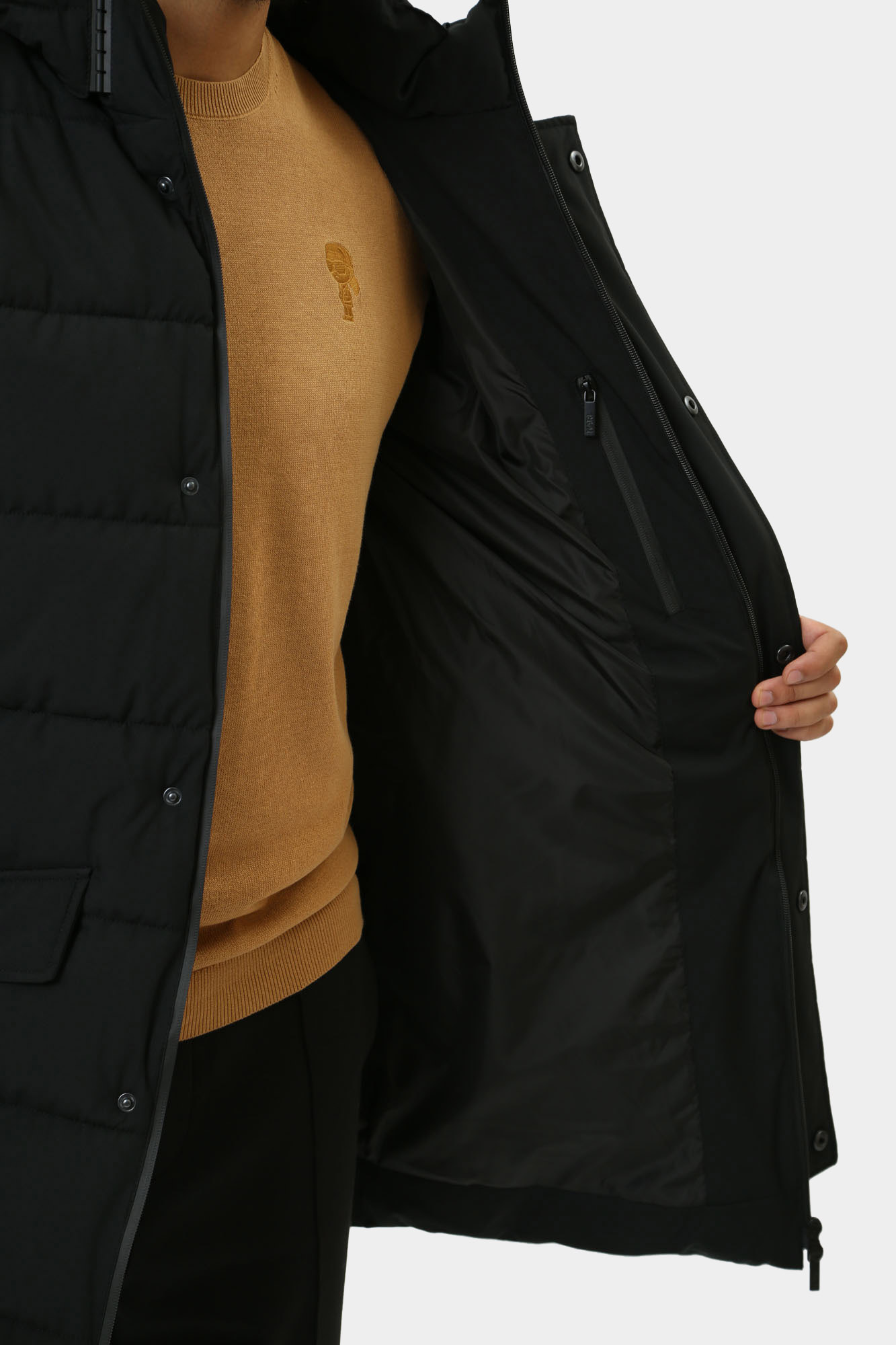 544586_505035 Куртка утепленная Karl Lagerfeld Черный