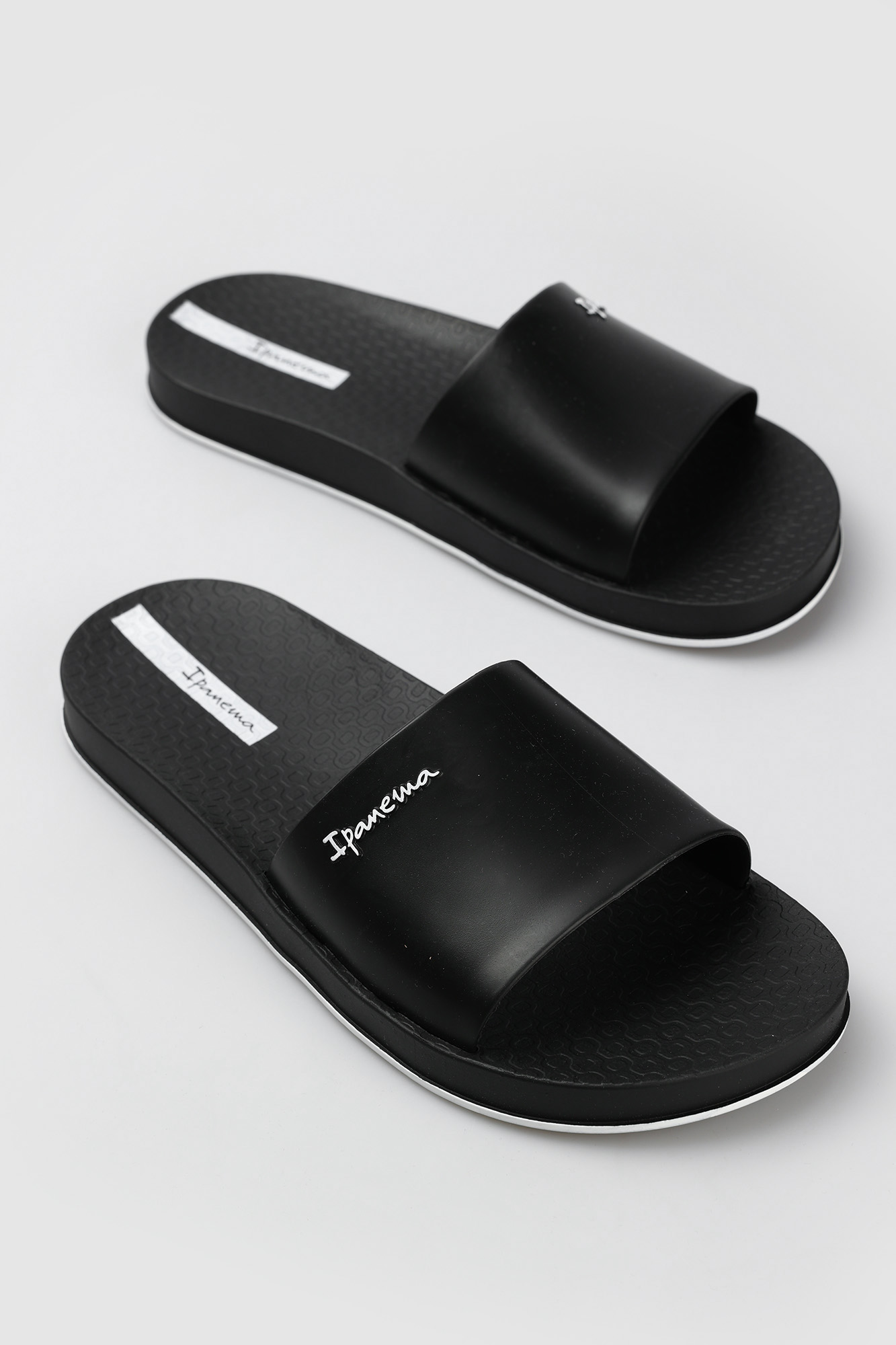 82832-AJ33 Шлепки Ipanema Черный