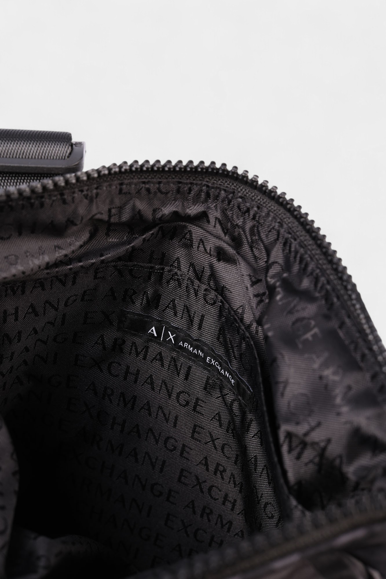 XM000854_AF13926 Сумка Armani Exchange Черный