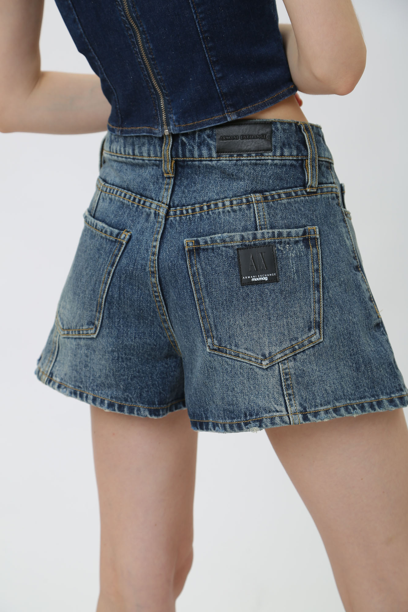 3DYJ77_Y15DZ шорты джинсовые armani exchange