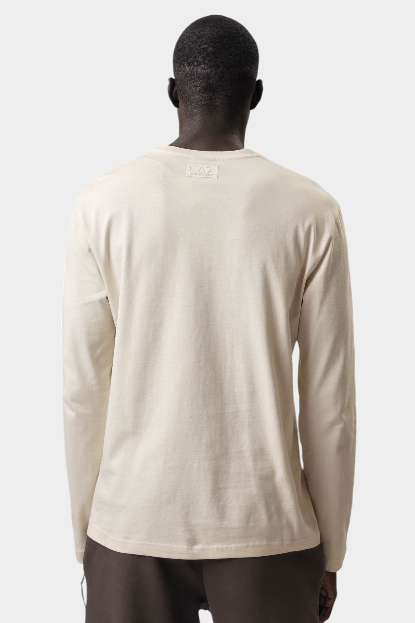 7M000150_AF14772 Лонгслив EA7 Молочный