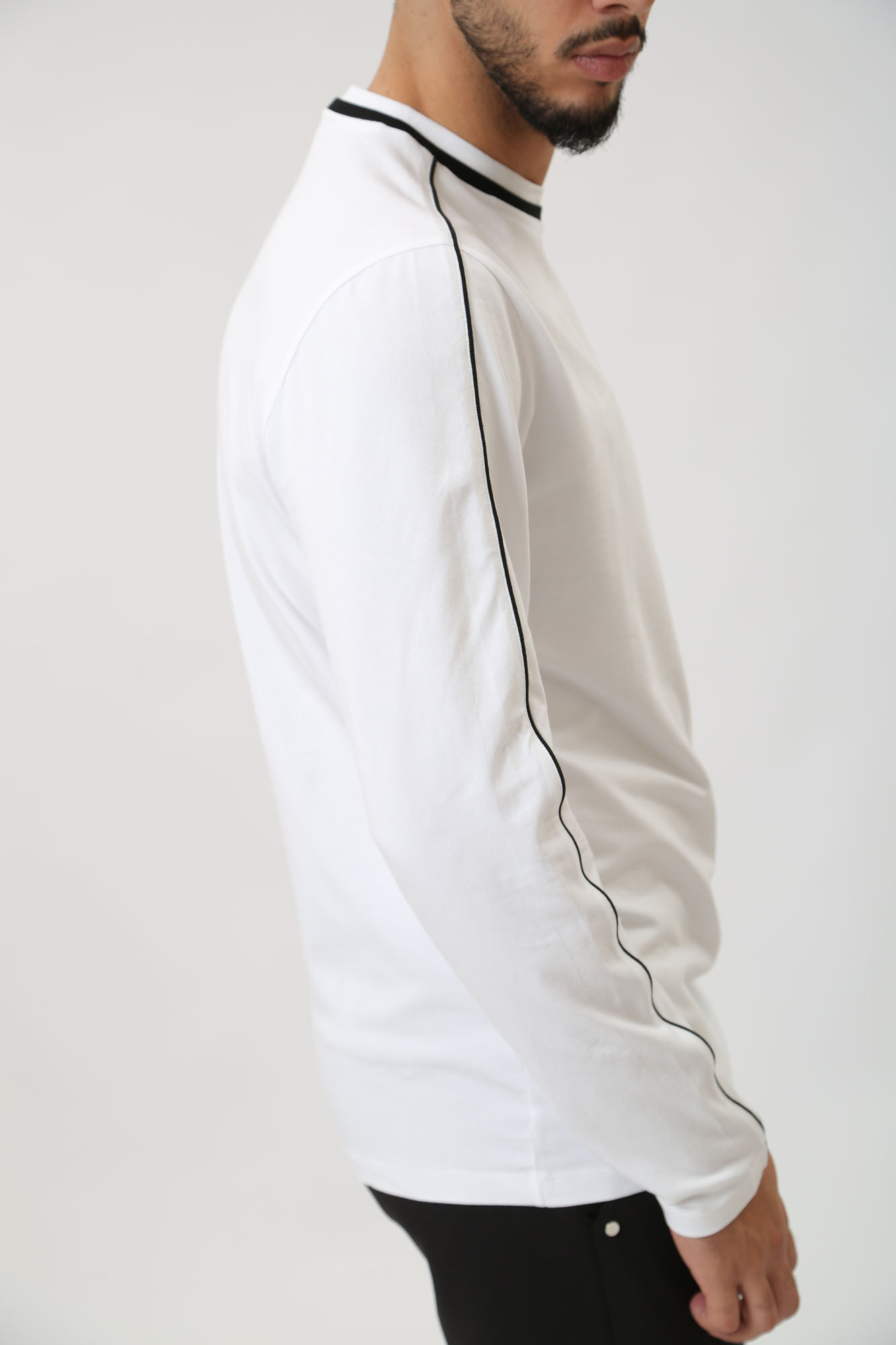 541221_755064 Лонгслив Karl Lagerfeld Белый