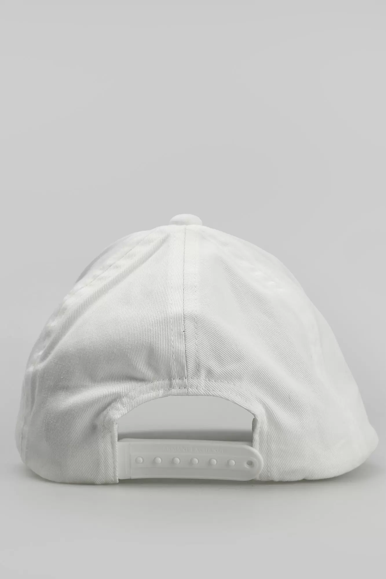 954047_CC811 Кепка Armani Exchange Белый