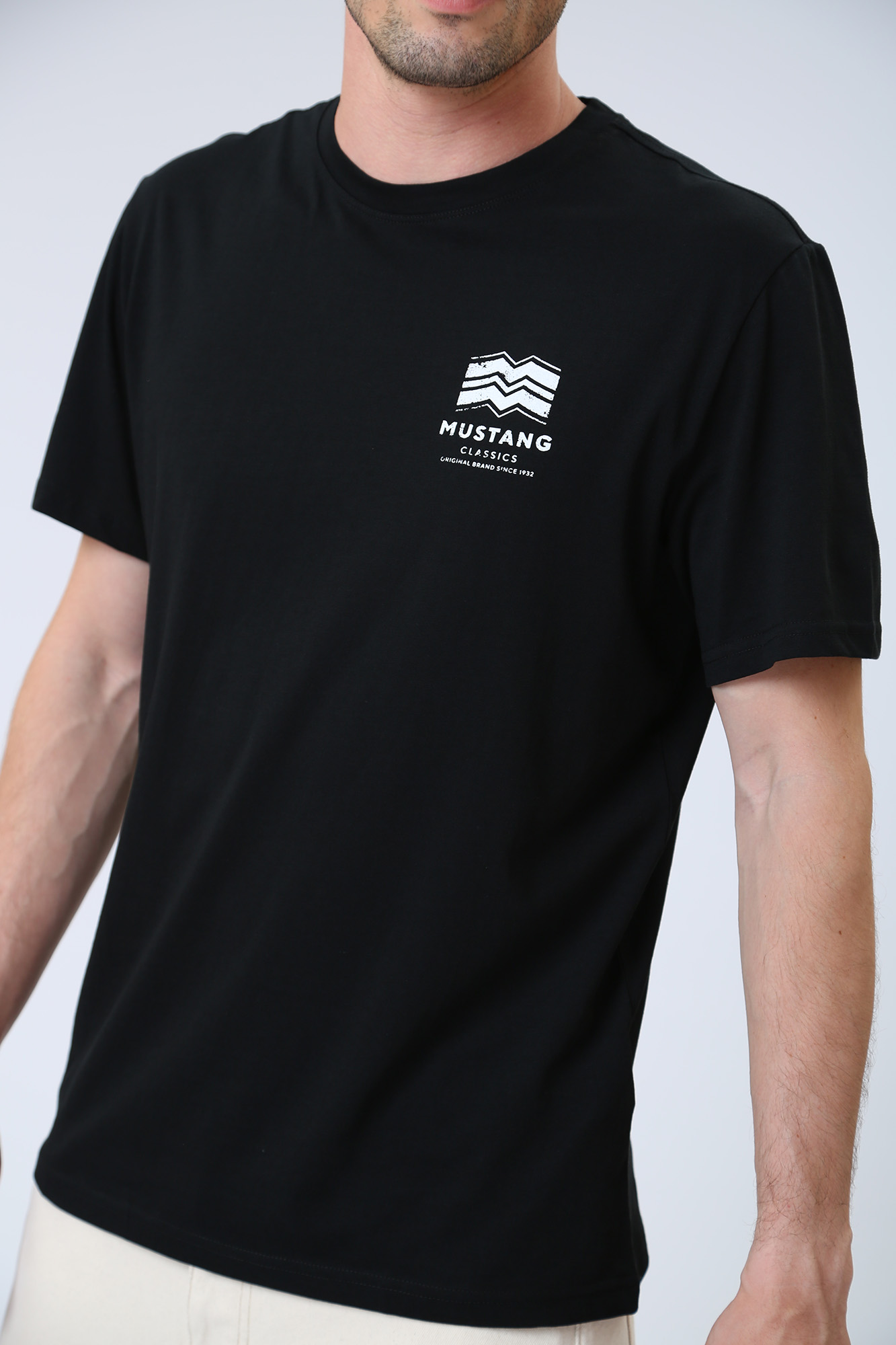1013804 Футболка Mustang Черный