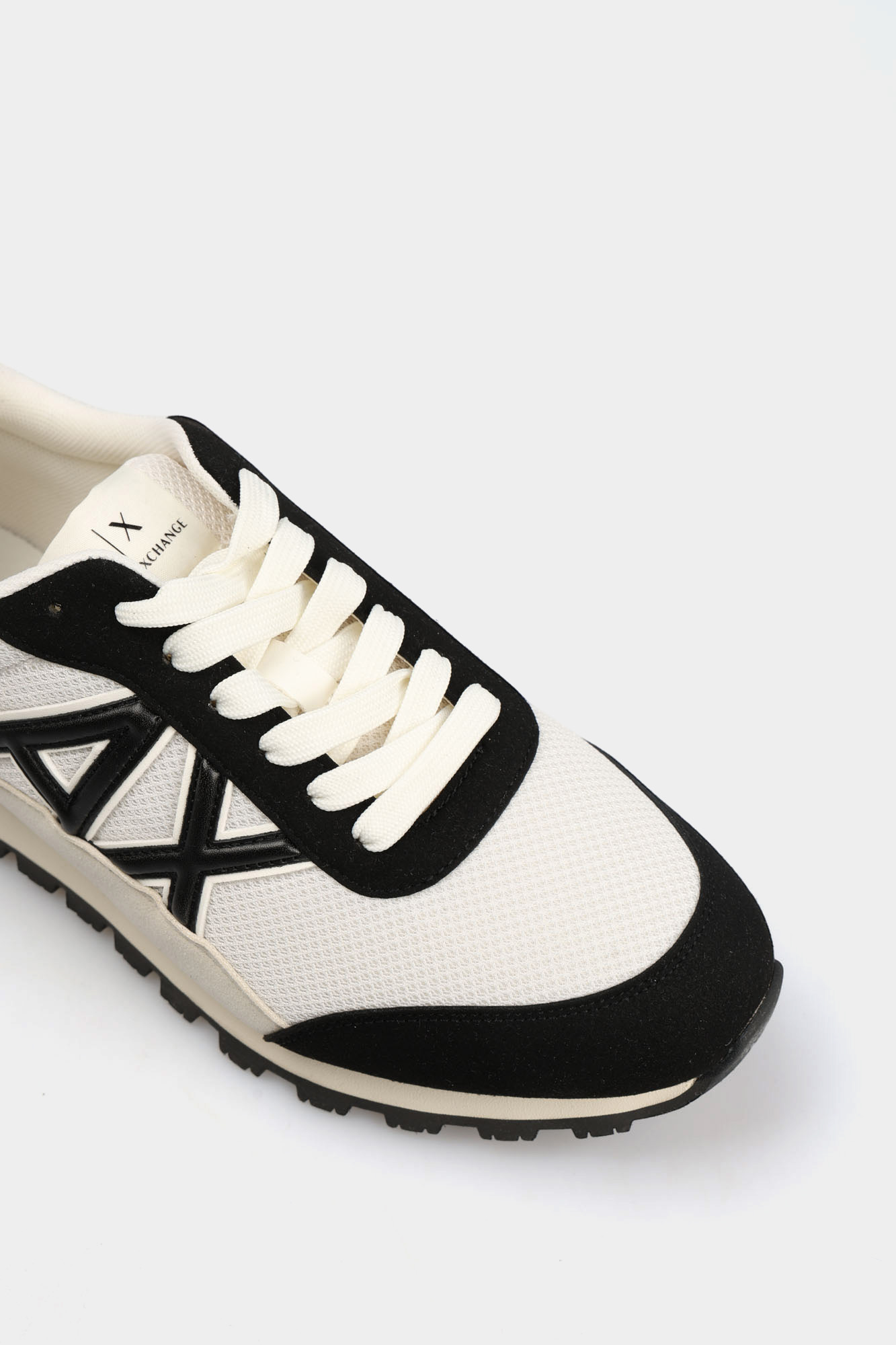 XDX193_XV942 Кроссовки Armani Exchange Белый