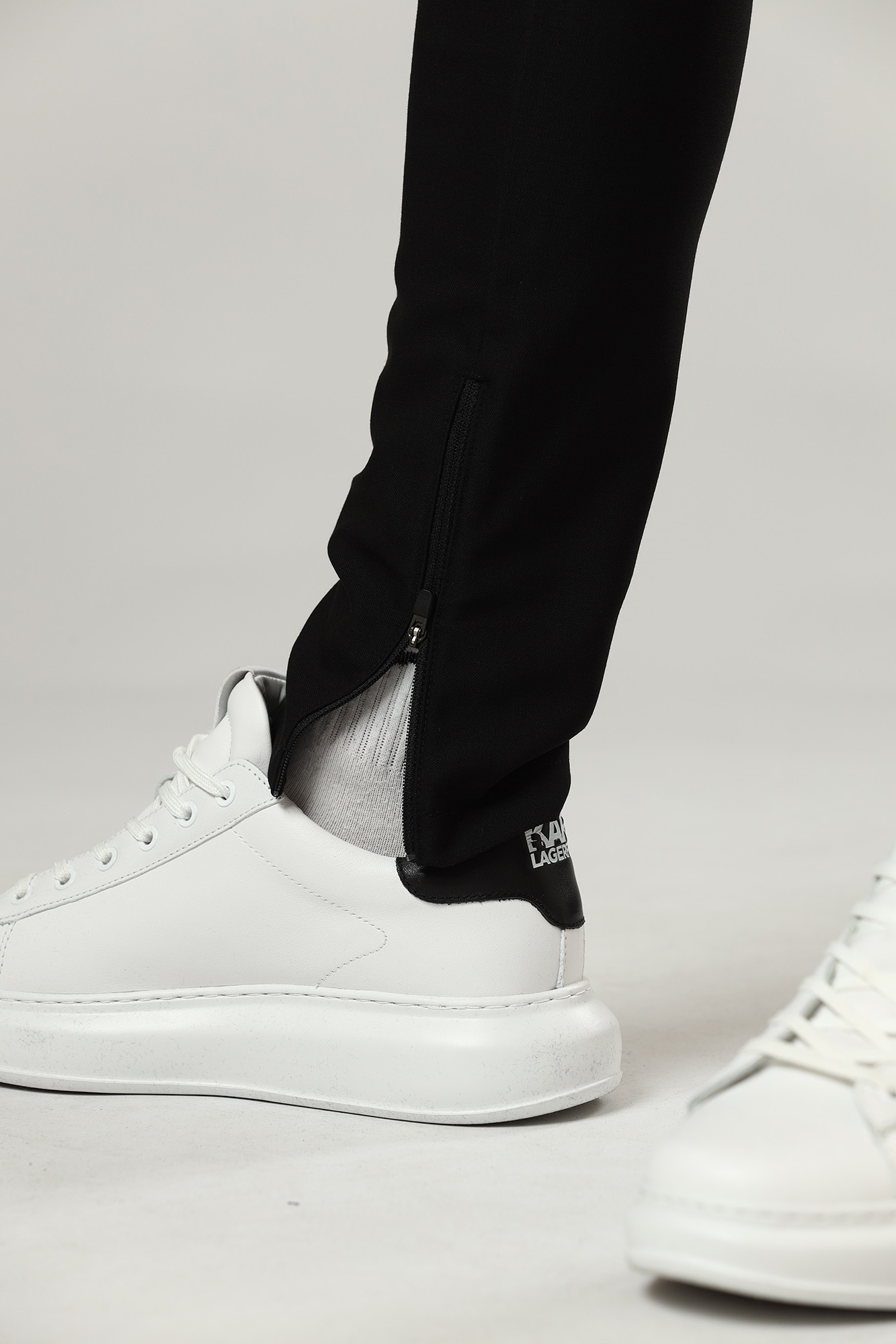 524880_255704 Брюки Karl Lagerfeld Черный