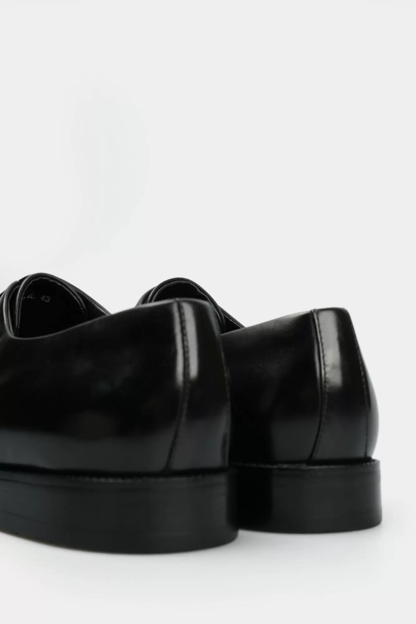 MC21690-ML Туфли Marc Cony Черный