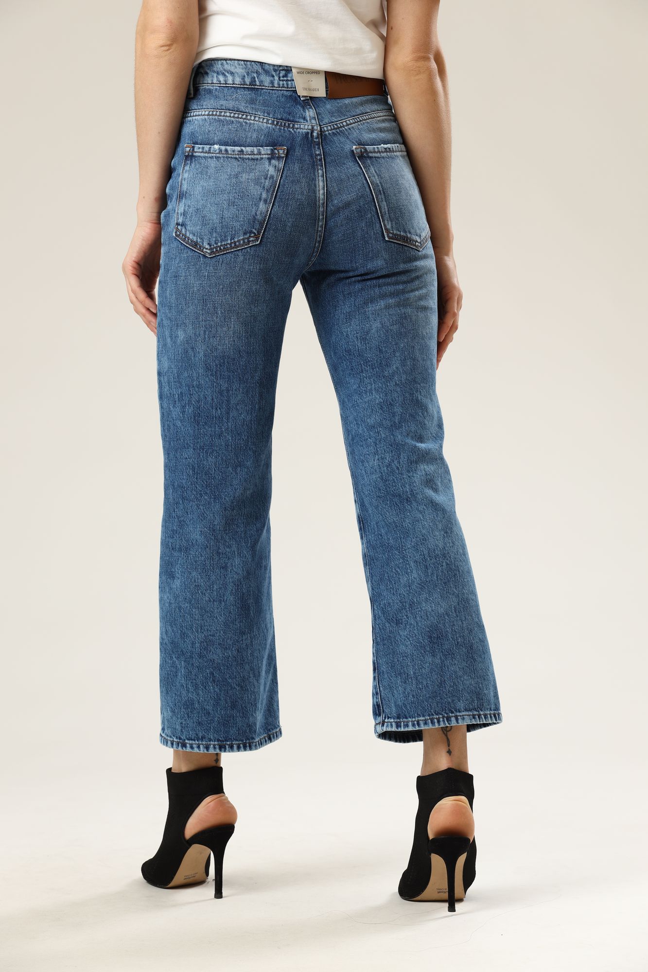 56J00105-1T005403-F-008 джинсы trussardi 