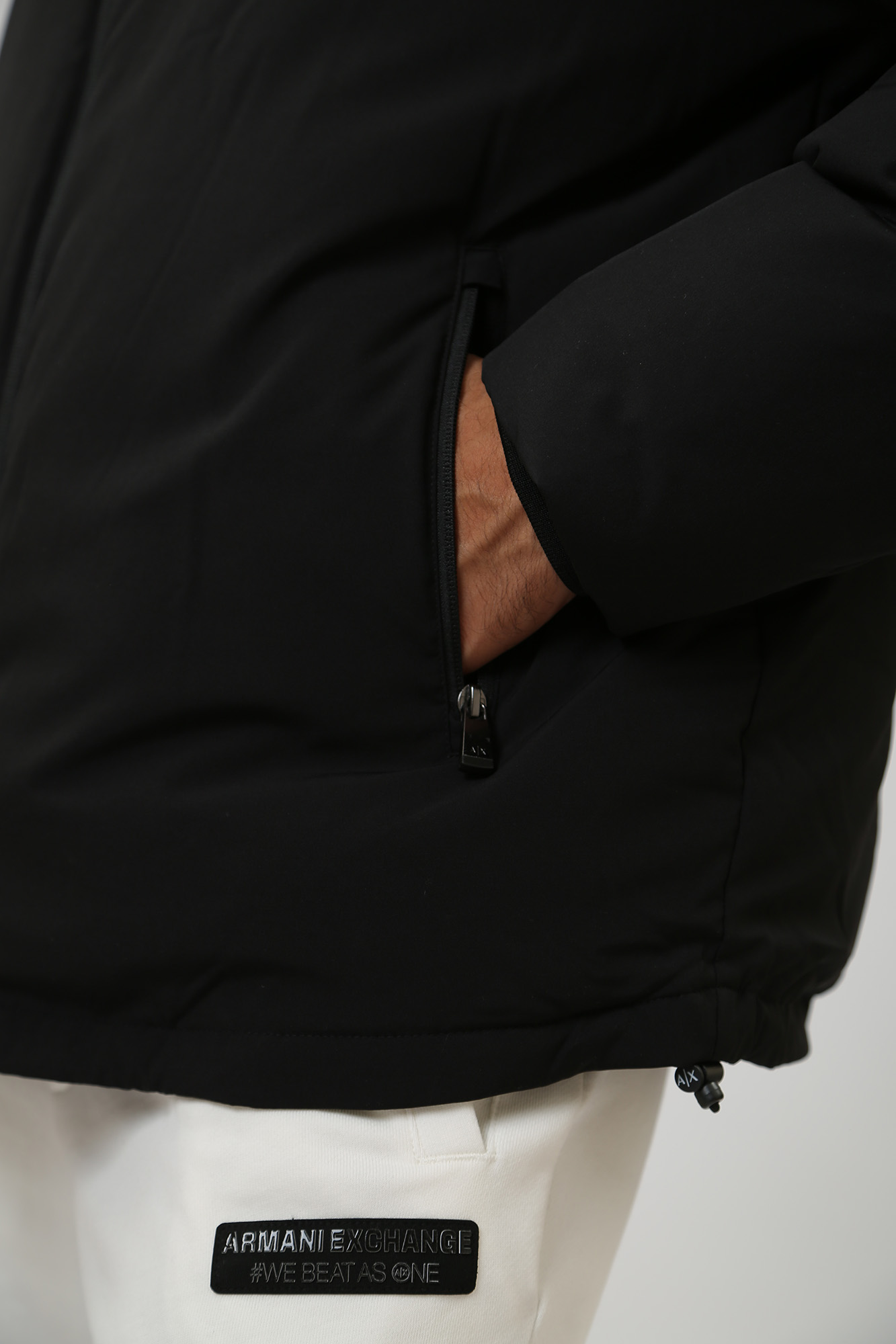 6RZB03_ZNICZ Куртка пуховая Armani Exchange Черный