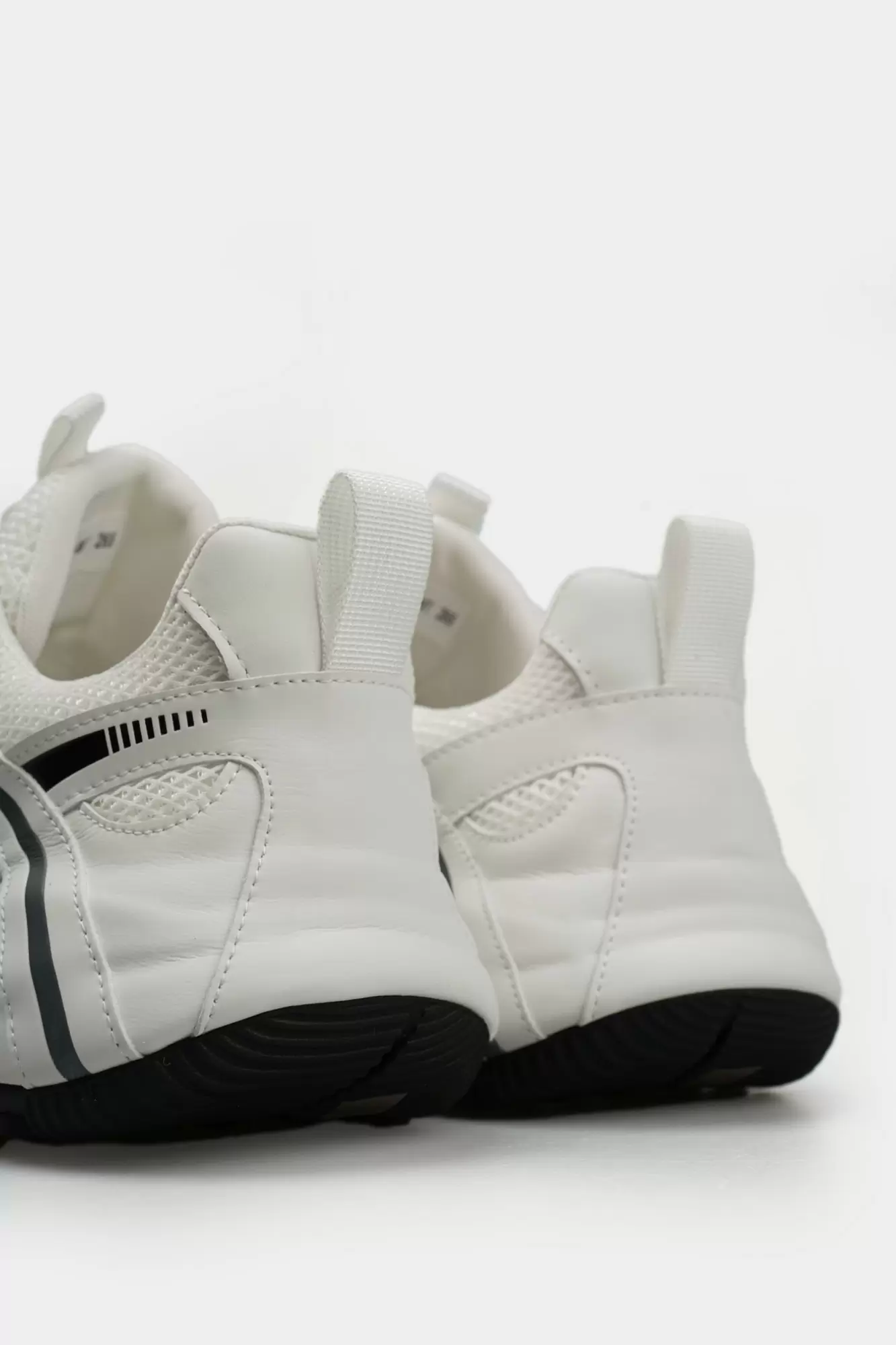 MC21667-MT Кроссовки Marc Cony Белый