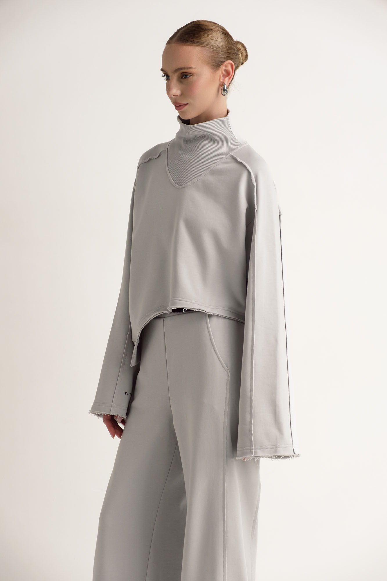 W-242-P-43-0006 свитшот the hills