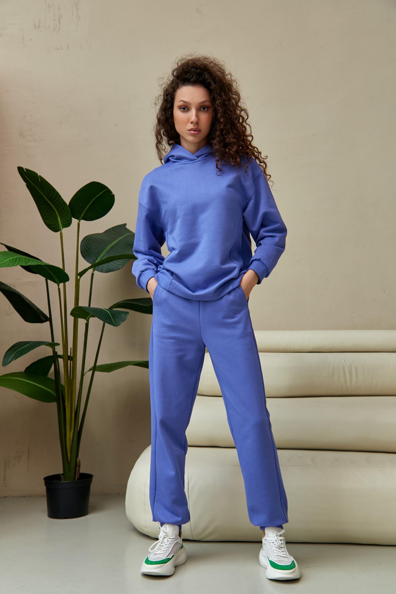 W-232-P-20-0017 худи the hills 