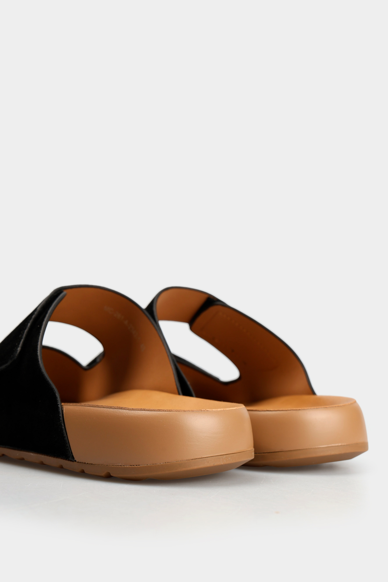 МС-261-A-23 Шлепки Marc Cony Черный