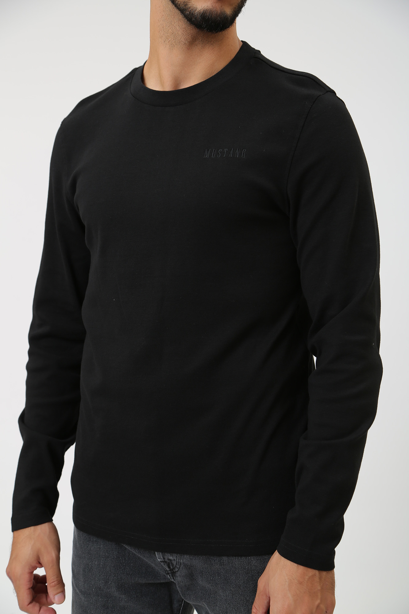 1014108 Лонгслив Mustang Черный