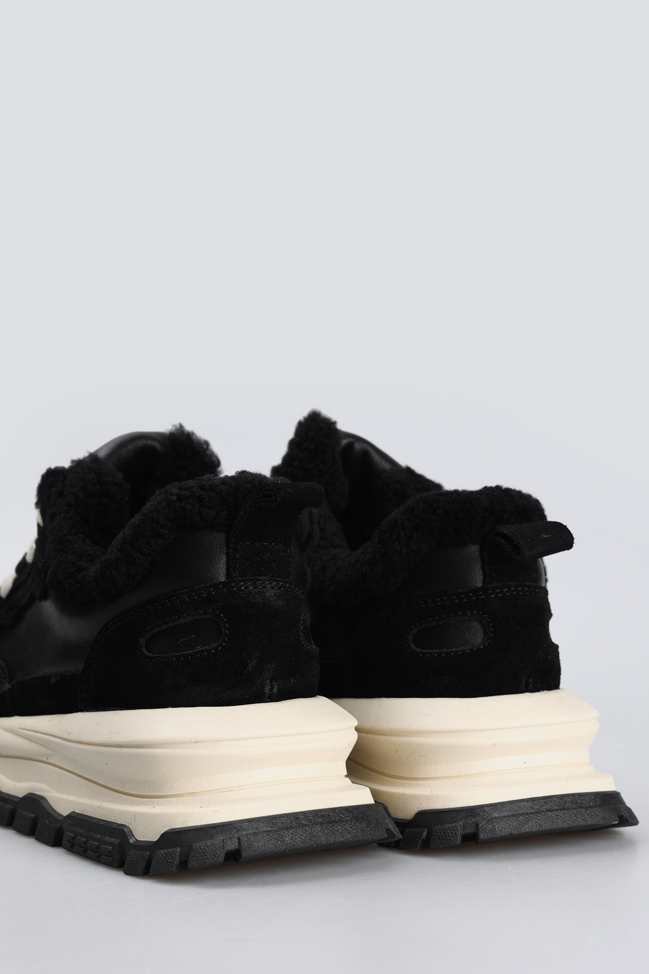 MC14545-WN/8 нат. шерсть Полуботинки жен спилок/ко Кроссовки Marc Cony Черный