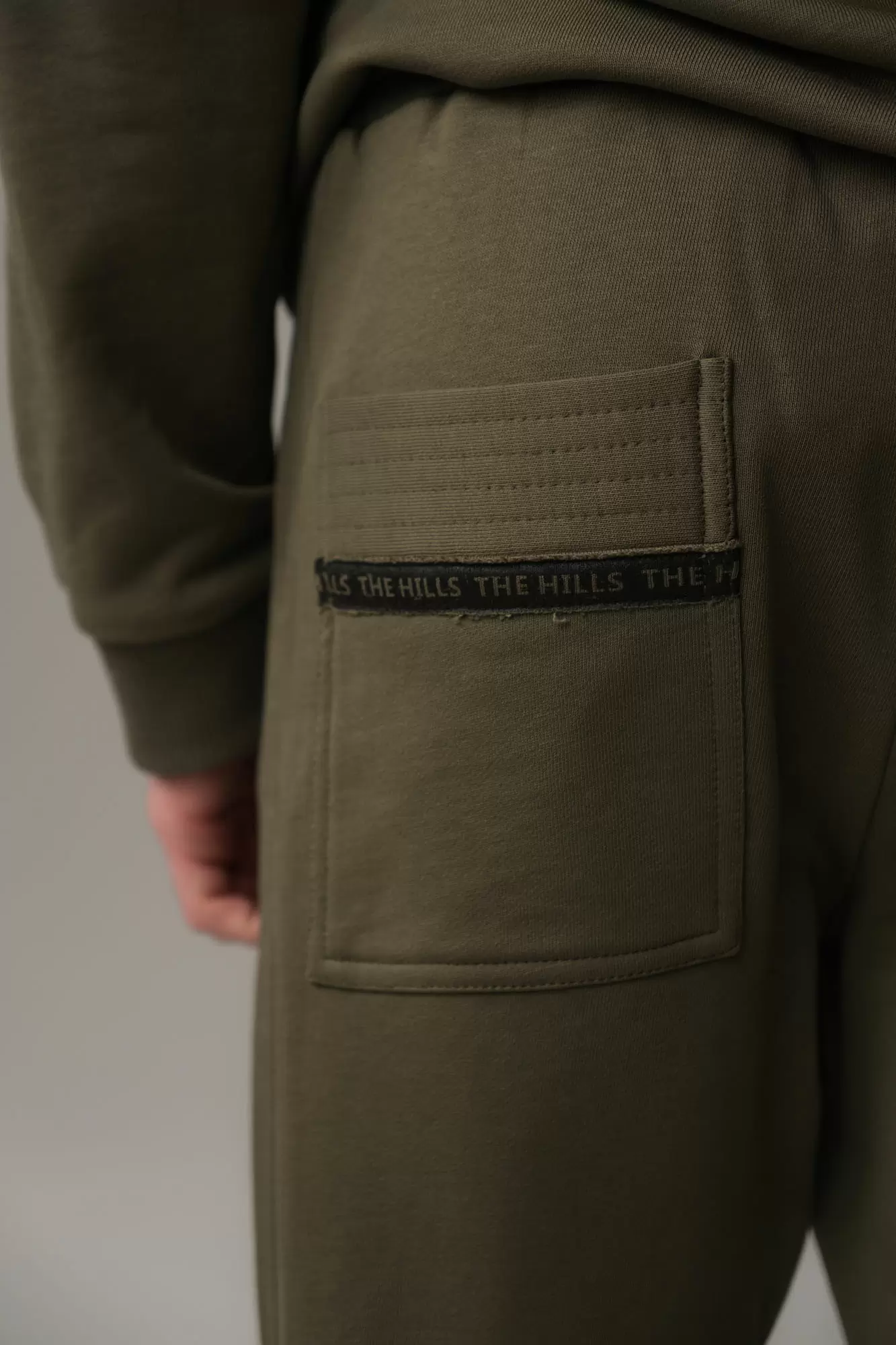 M-251-P-20-0011 Брюки спортивные The Hills Хаки